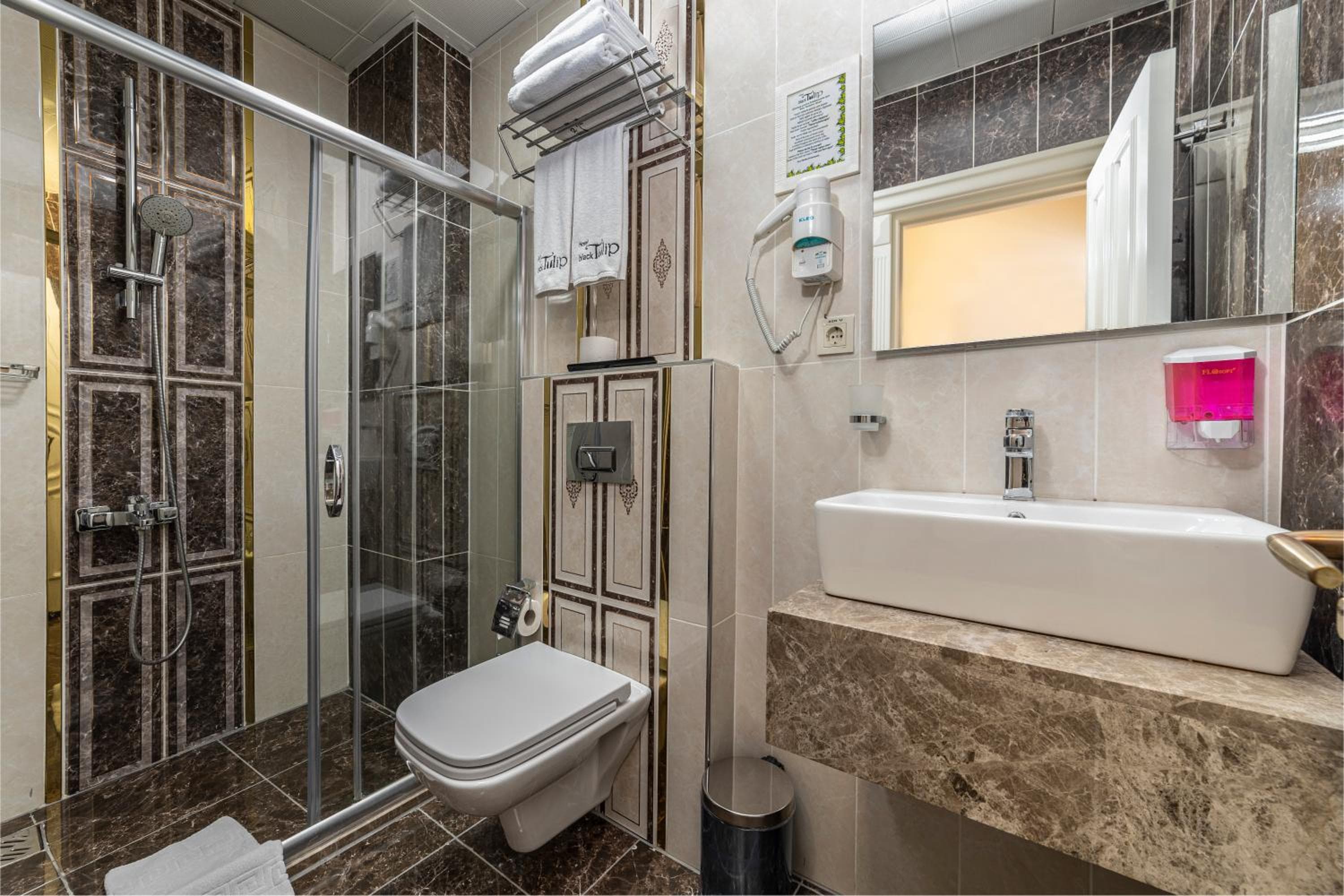 Weingart Black Tulip Hotel — 26