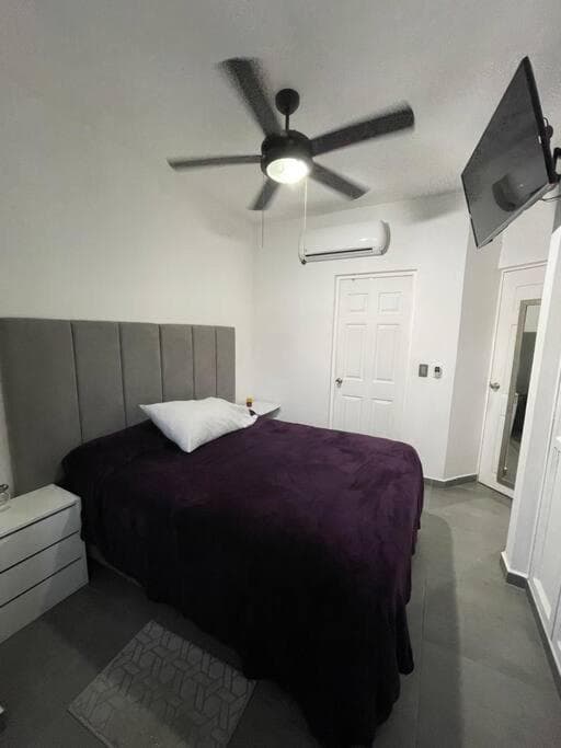 El apartamento tiene 1 dormitorio, 2 dormitorios y 2 baños. — 7