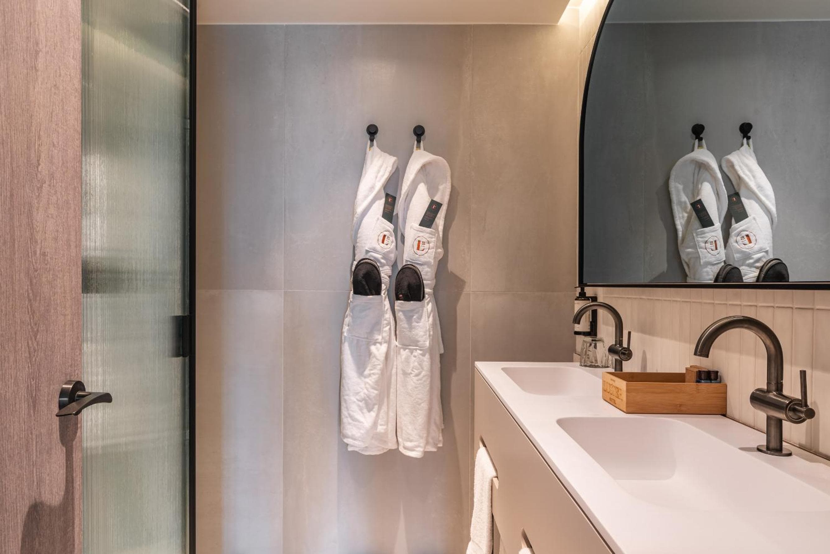 LUSTER Hotel — 7