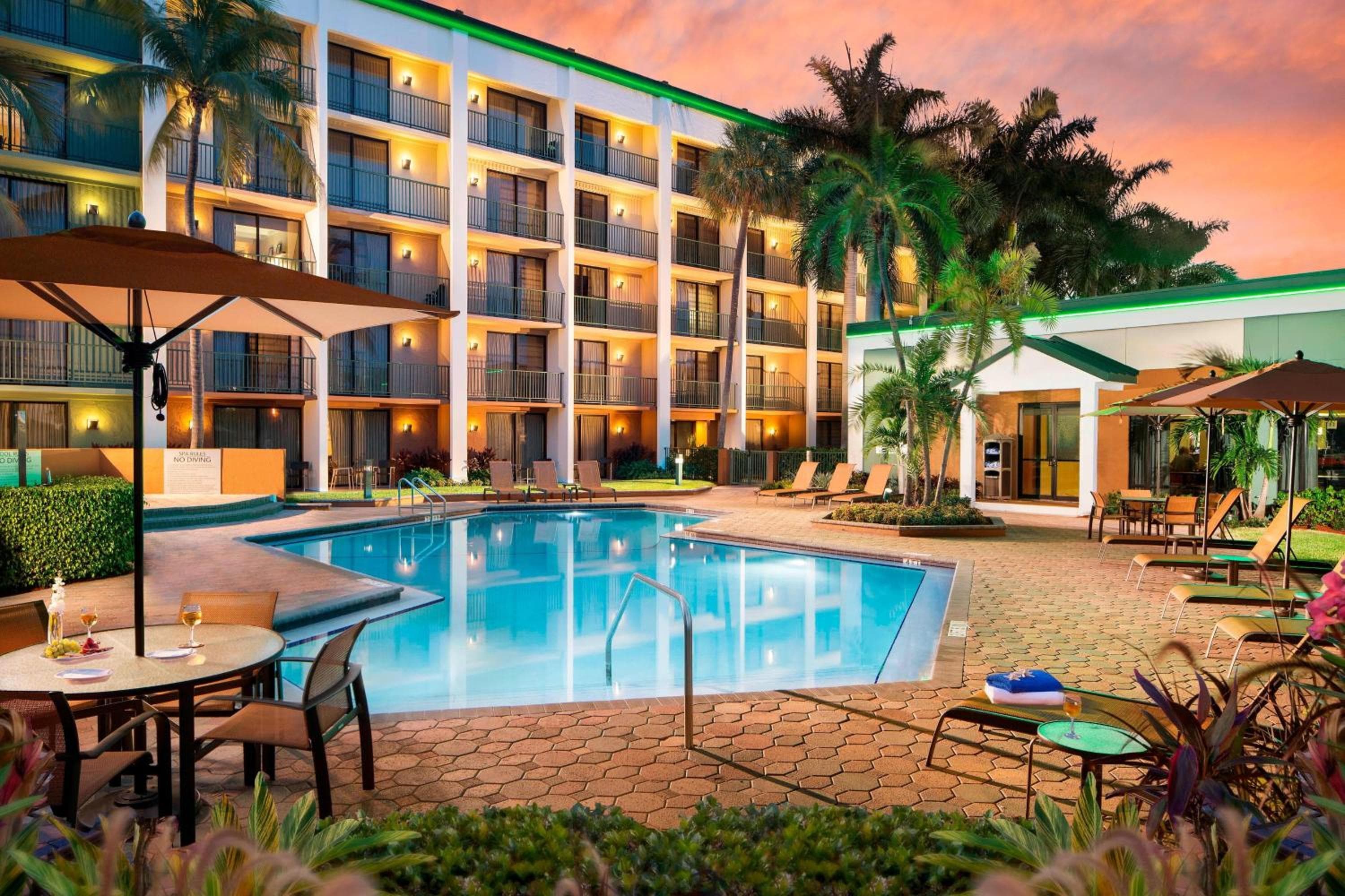 Courtyard by Marriott Fort Lauderdale East / Lauderdale-by-the-Sea — 2