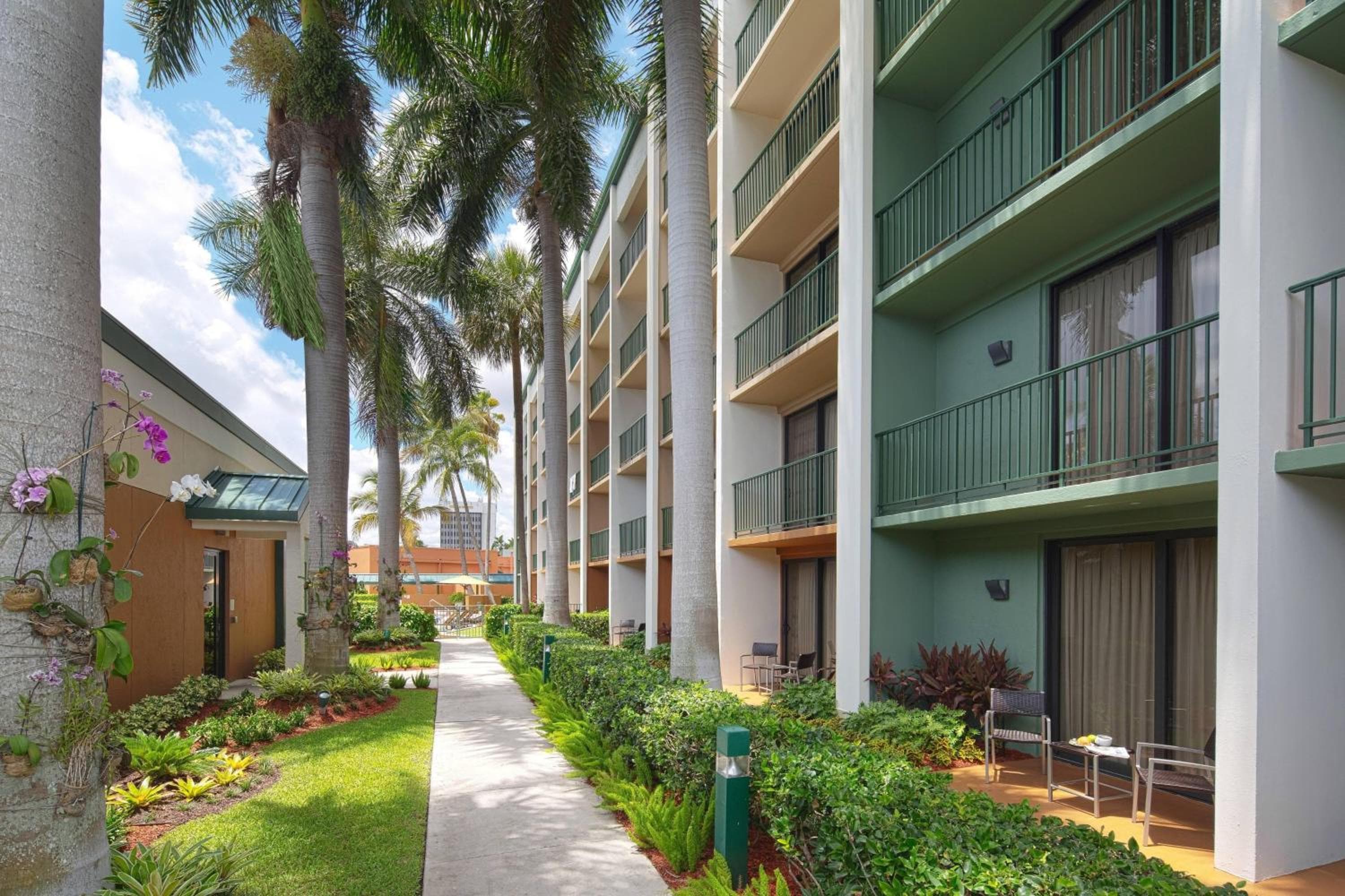 Courtyard by Marriott Fort Lauderdale East / Lauderdale-by-the-Sea — 3