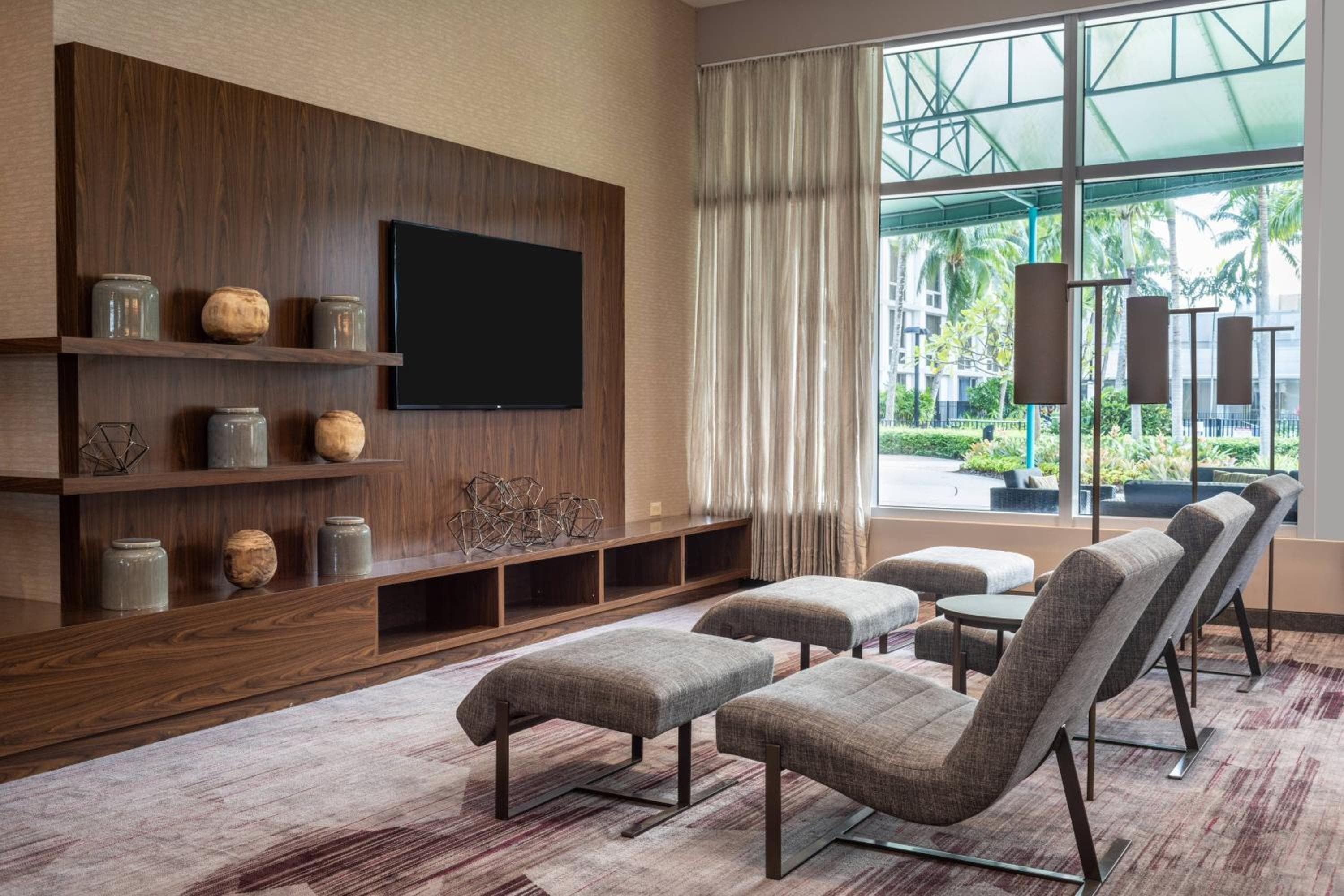 Cortile del Marriott Miami Airport — 6