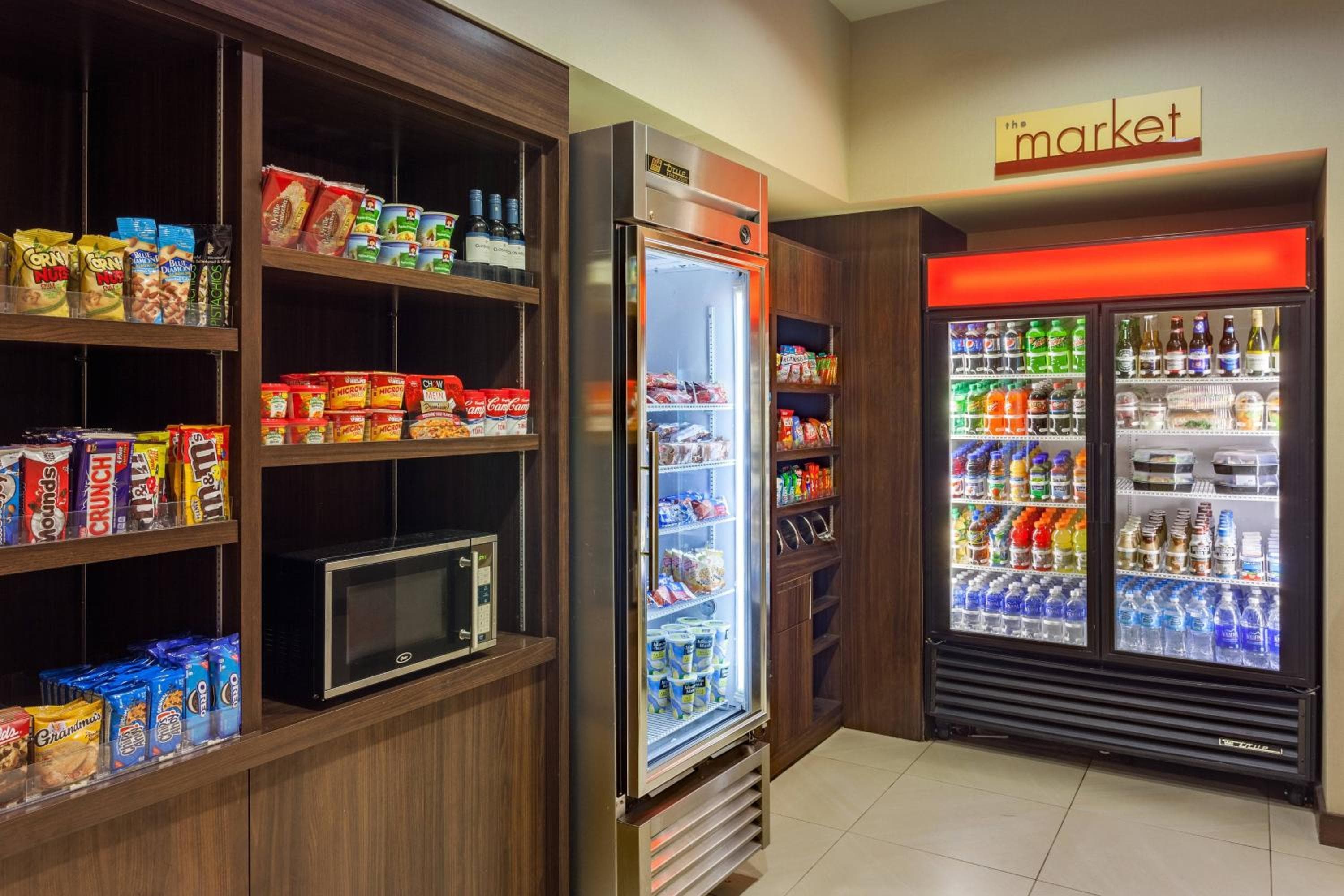 Cortile del Marriott Miami Airport — 21