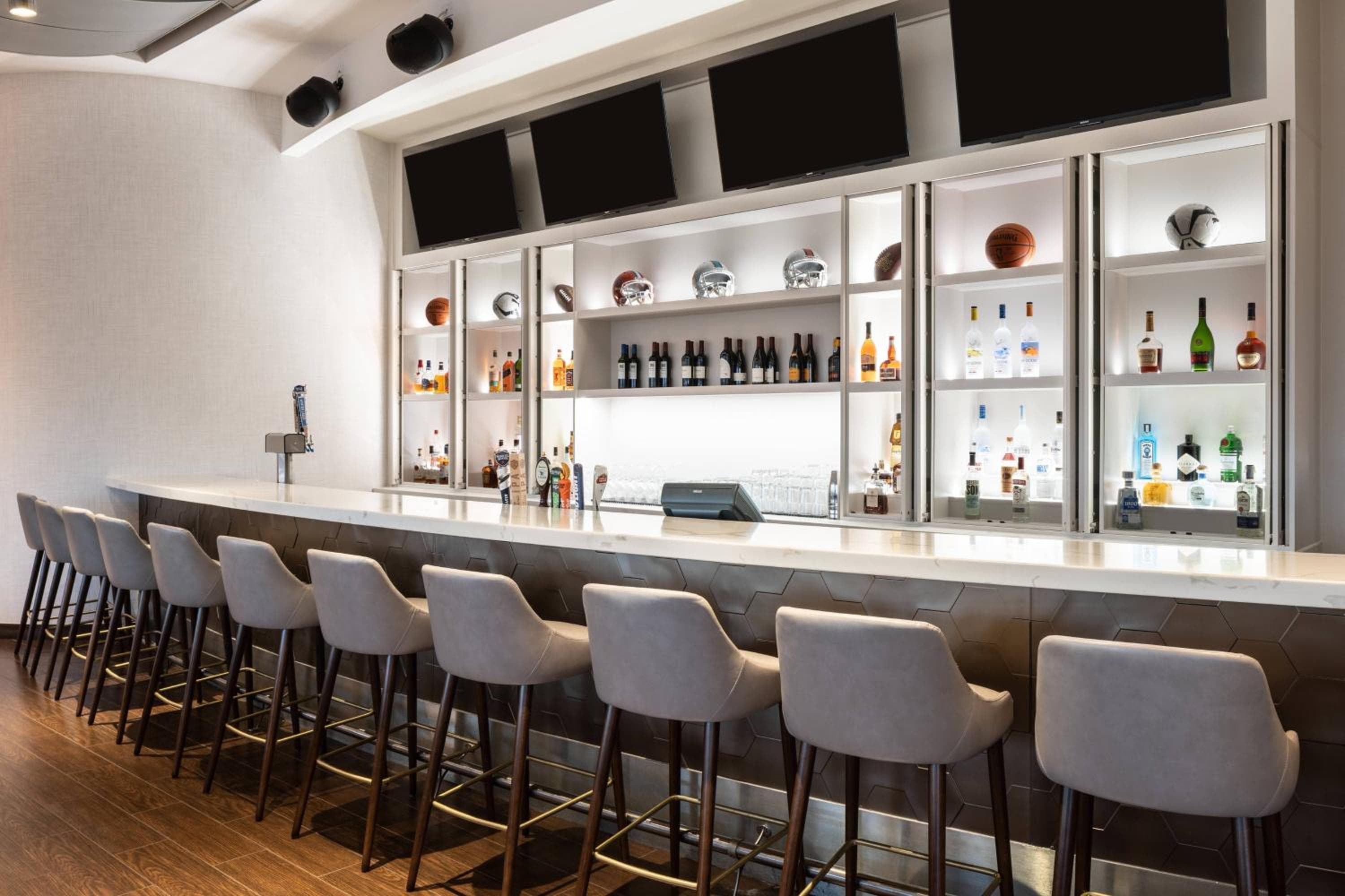 Cortile del Marriott Miami Airport — 25