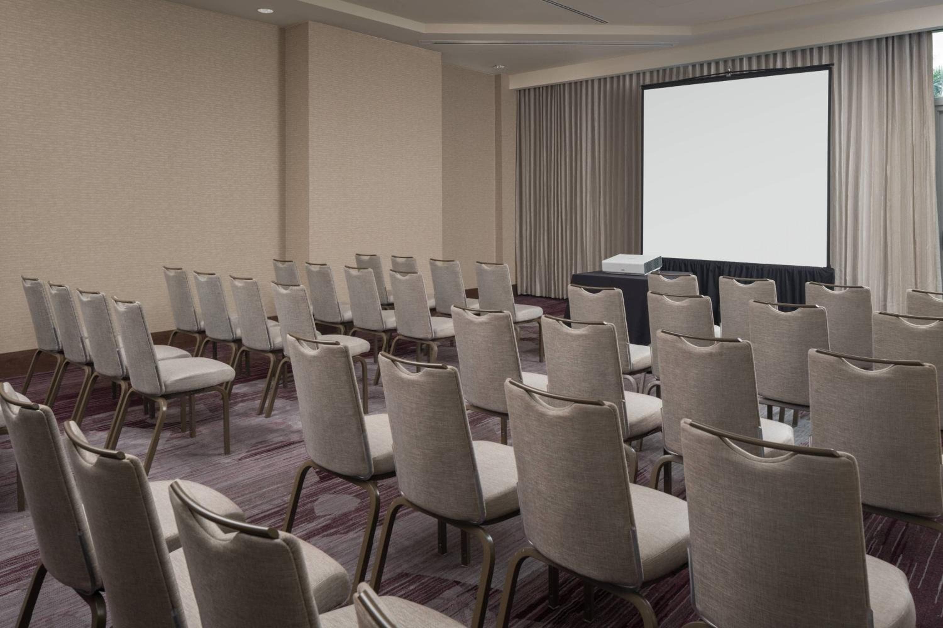 Courtyard by Marriott Miami Airport — 21