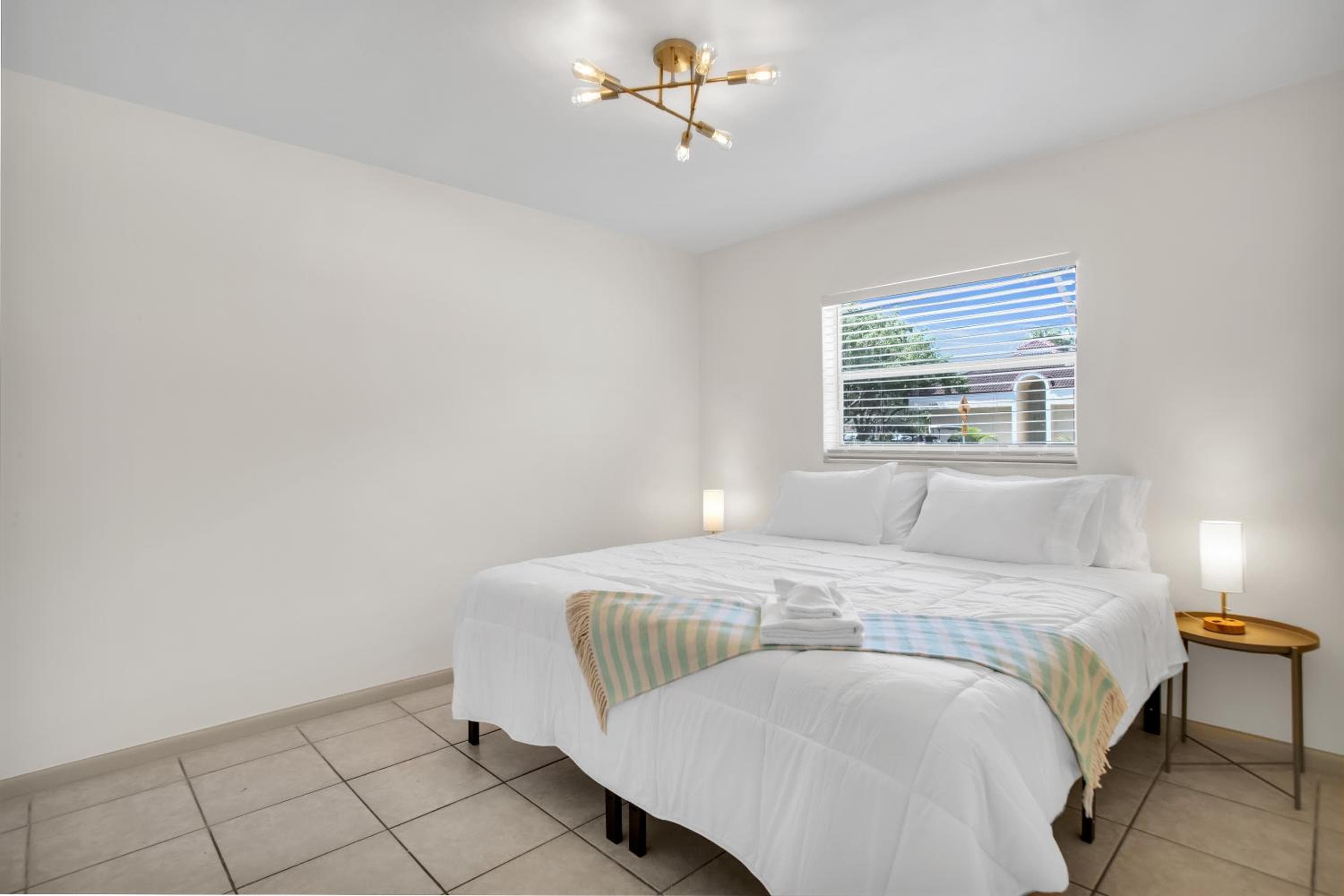 LoKal Rental destino Tropical Florida — 2