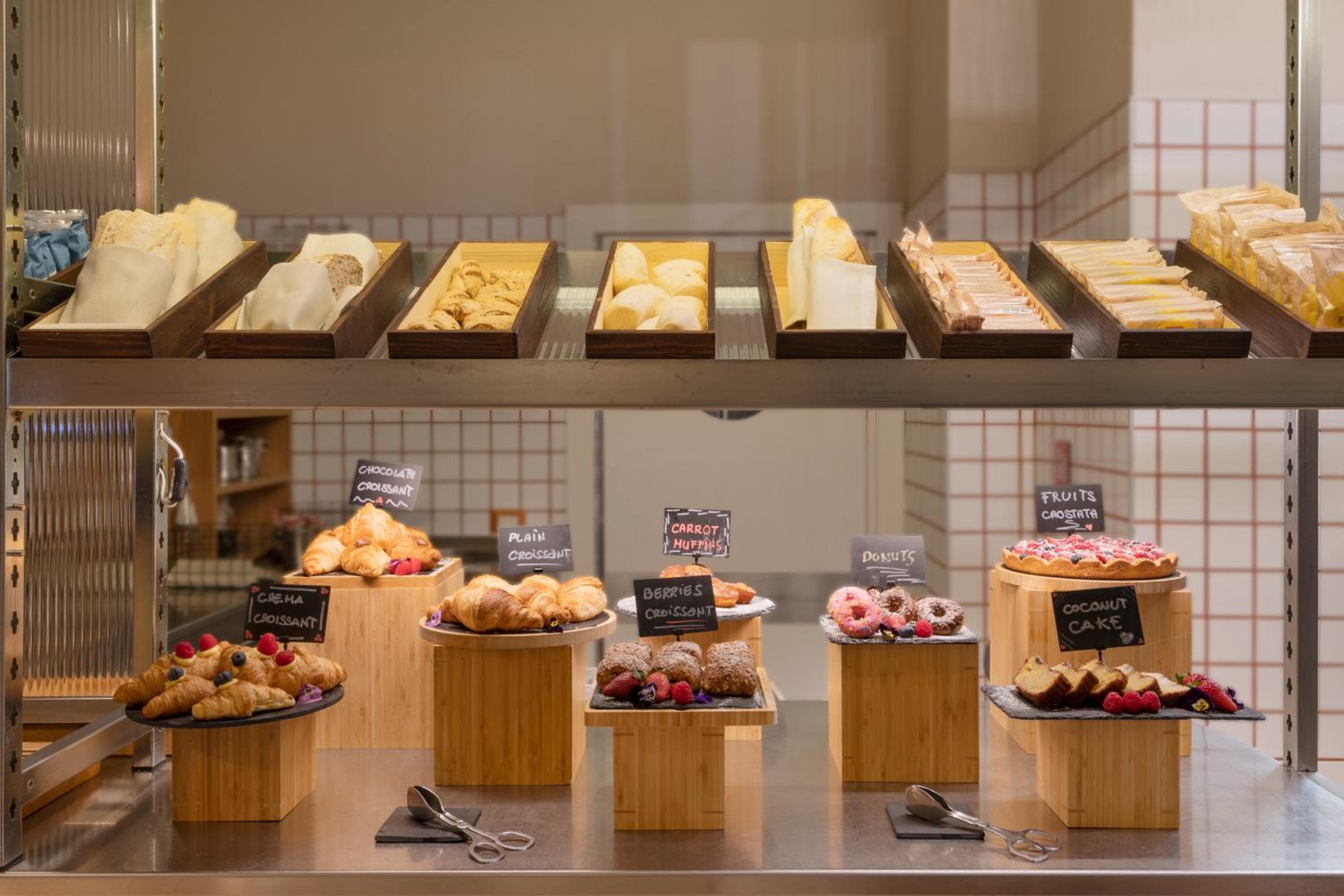 Room Mate Collection Giulia, Milan hotel, Silvio Pellico 4, Milan, Italy — photo 12