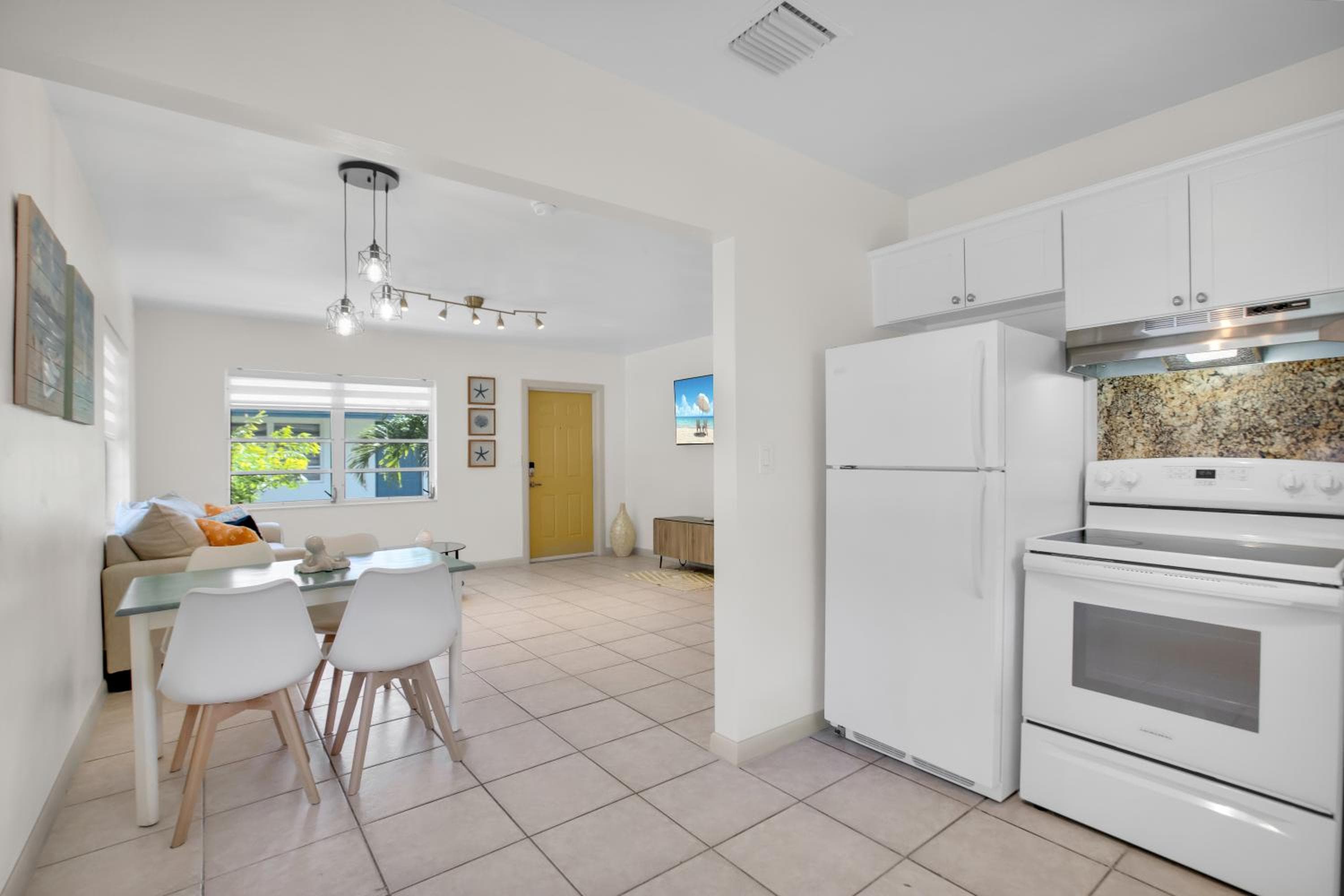 LoKal Rental Tropical Florida destination — 8