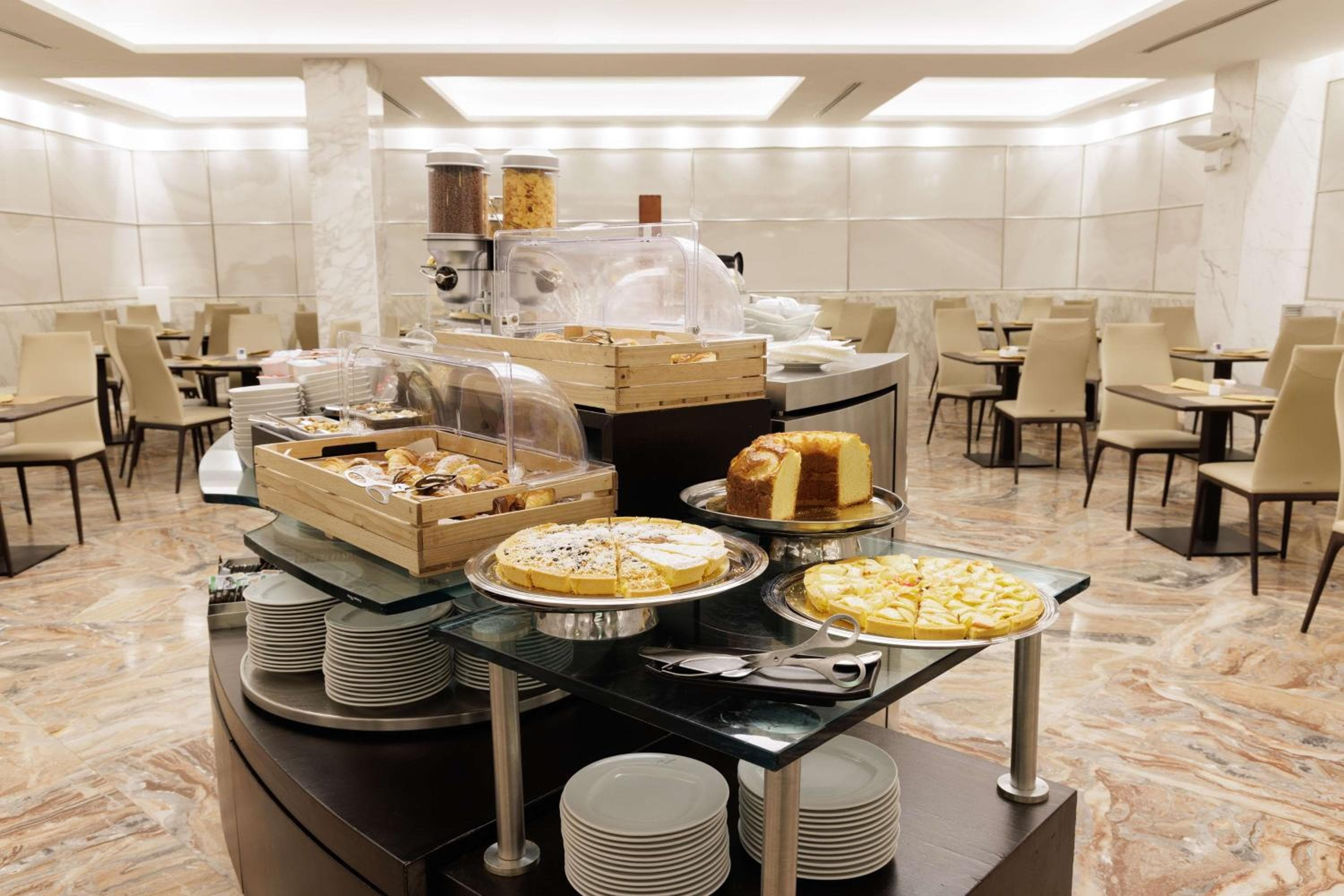 Best Western Plus Hotel Universo — 13