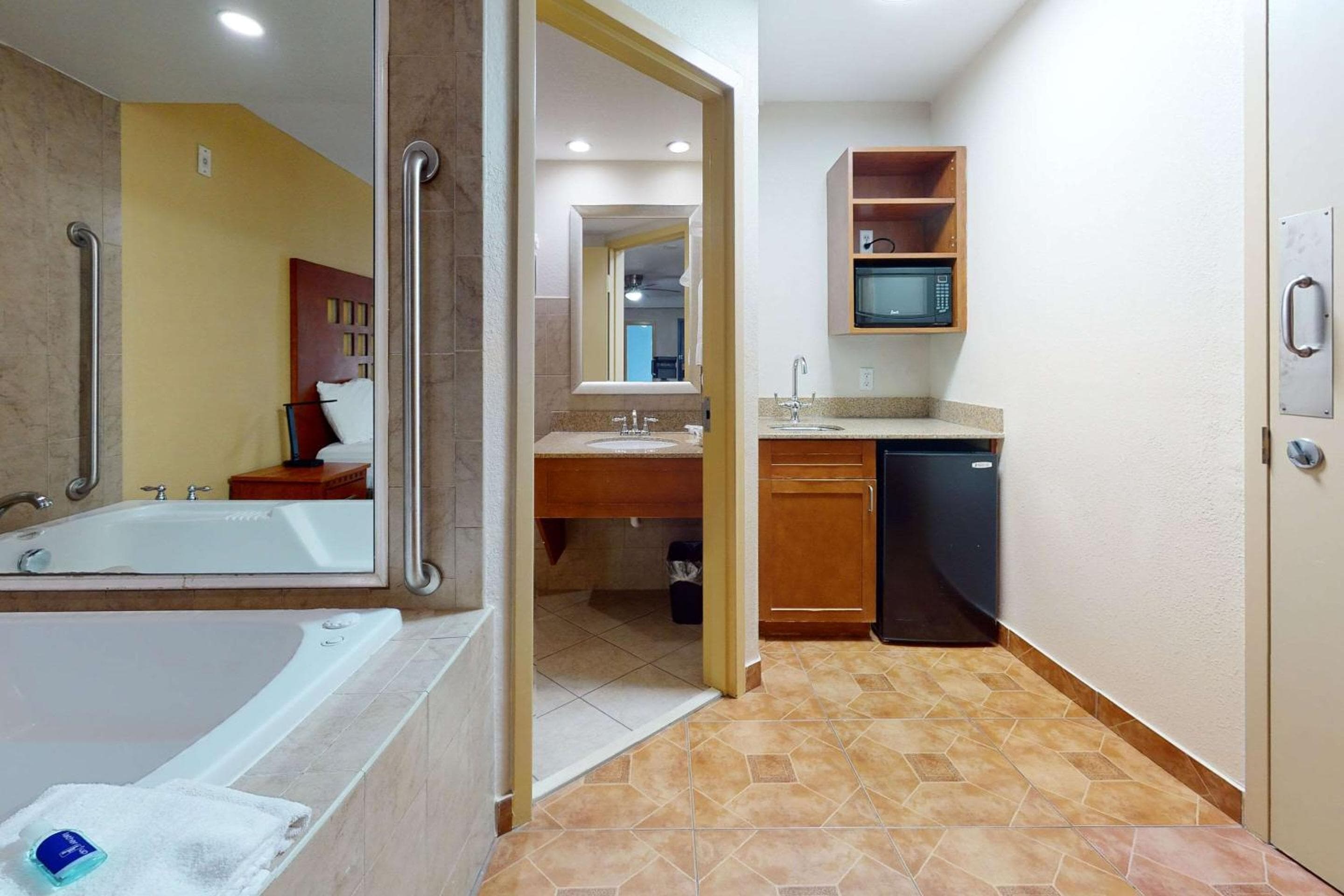 Rodeway Inn & Suites Aeroporto di Fort Lauderdale e porto delle navi da crociera — 26