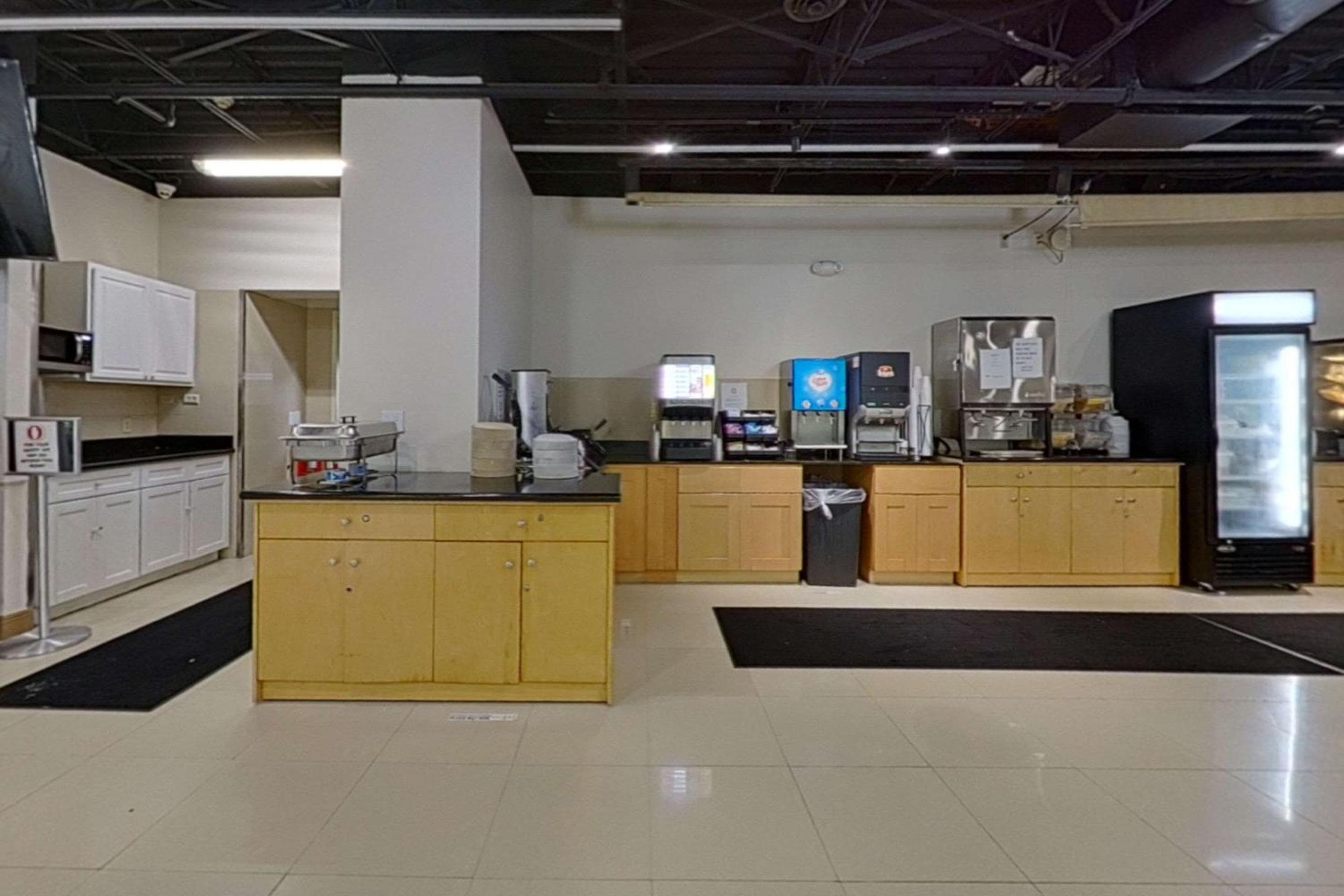 Rodeway Inn & Suites Fort Lauderdale Airport & Cruise Port — 25