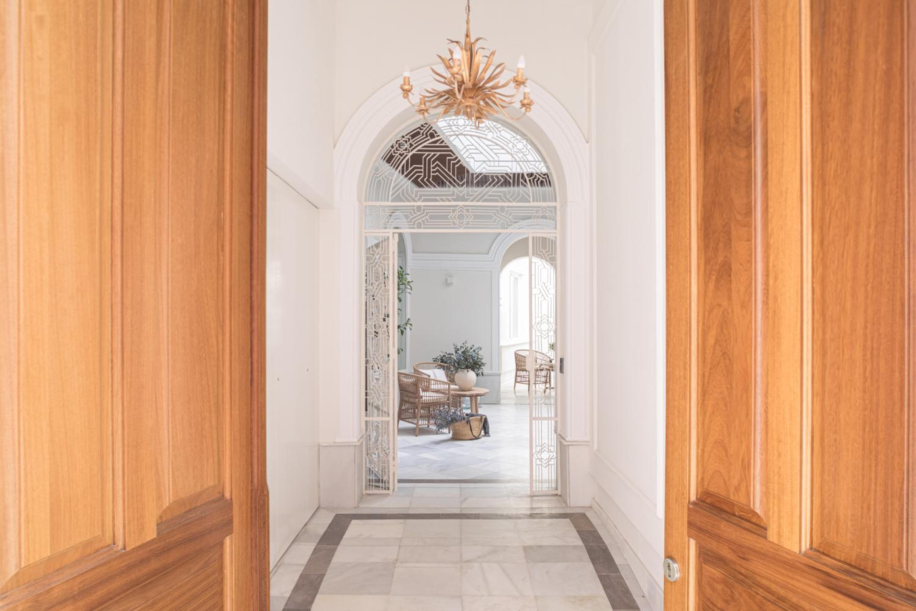 Mylu Suites by Puerta Catedral — 2