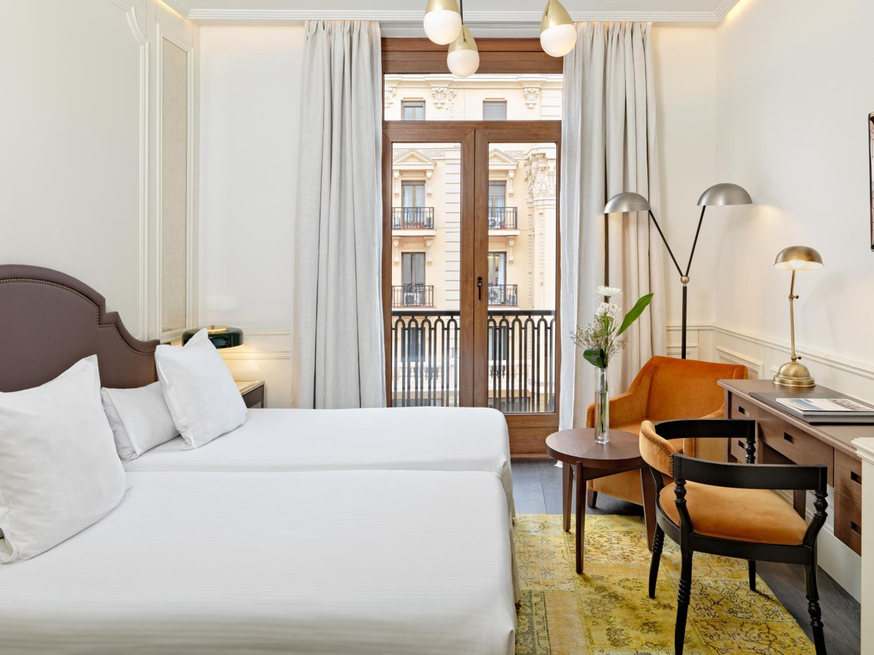 Boutique Hotel H10 Villa de la Reina — 2