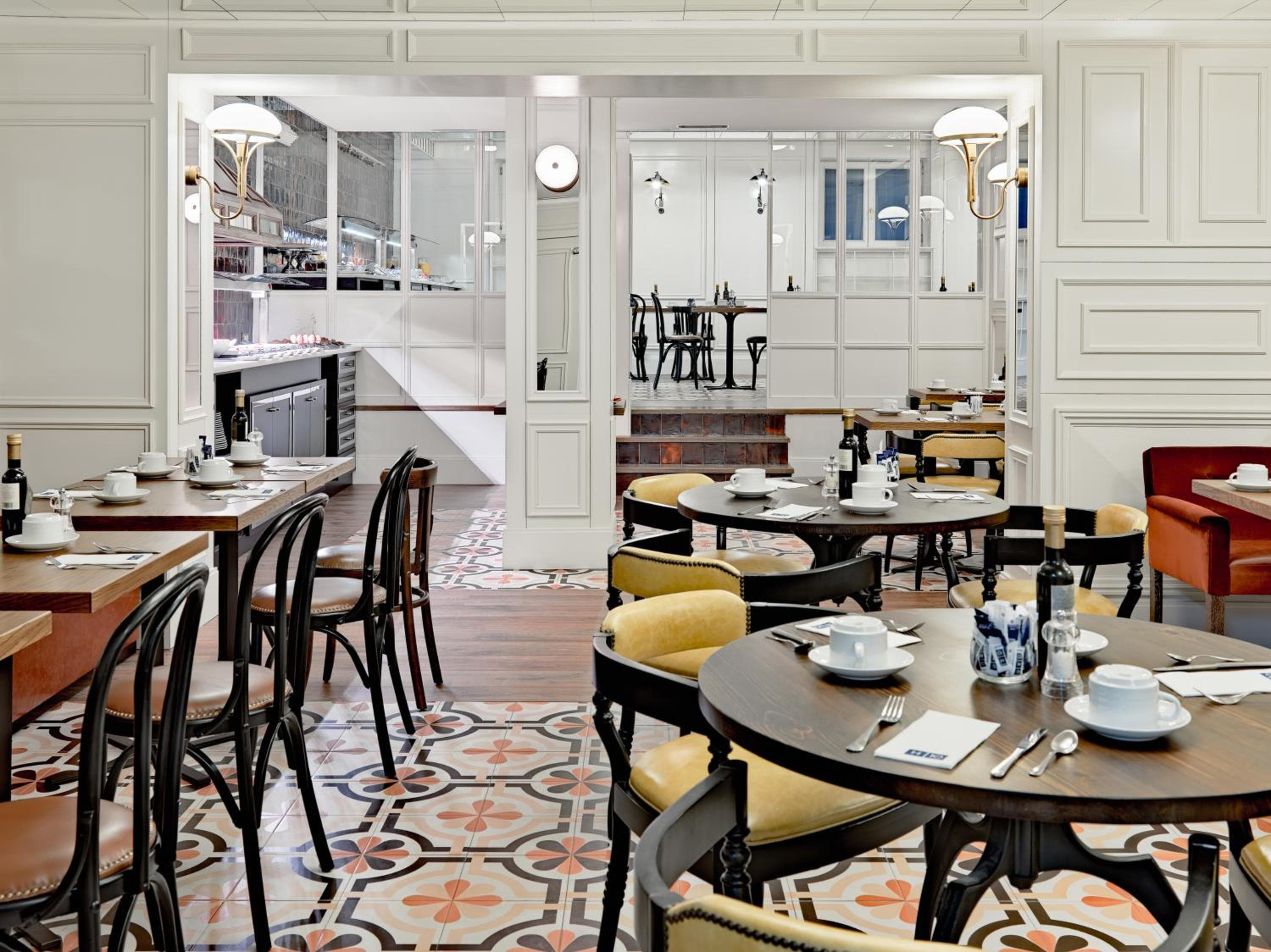 Boutique Hotel H10 Villa de la Reina — 4