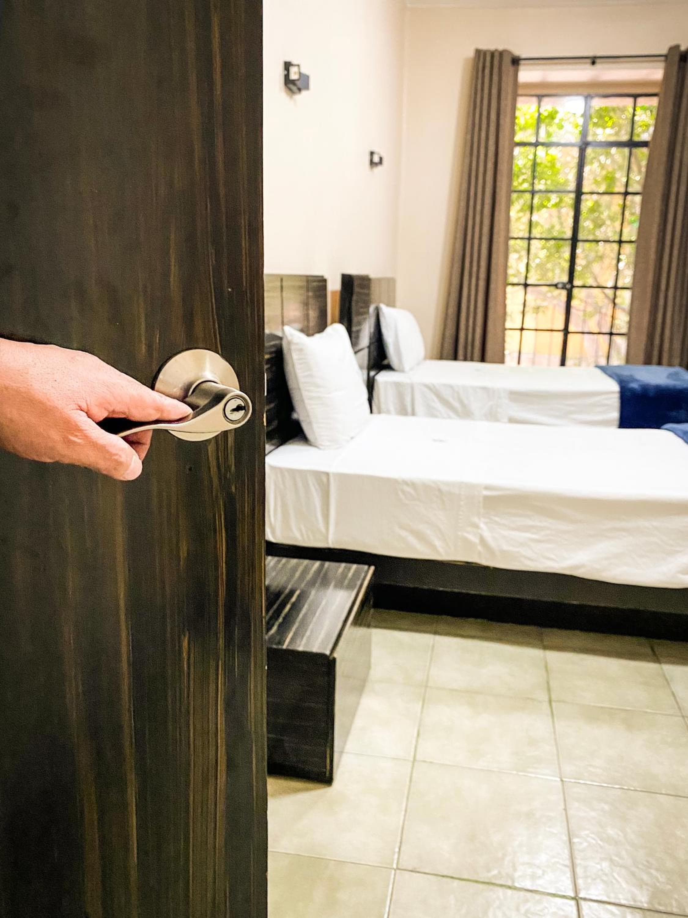 Hotel Amigo Suites — 11