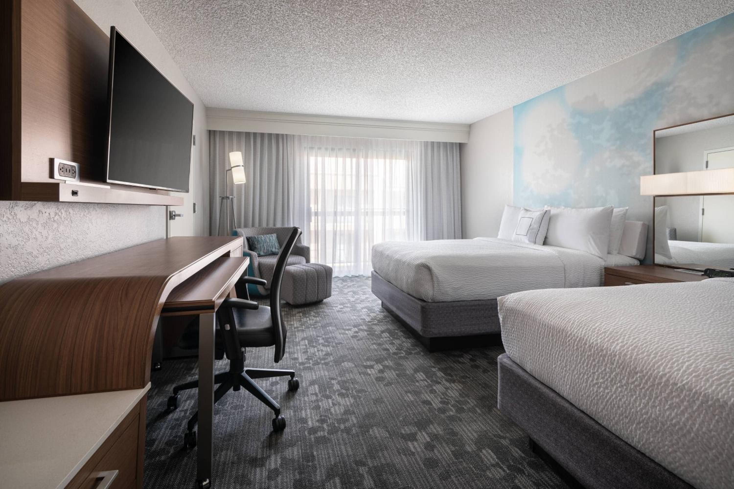 Courtyard by Marriott Las Vegas Convention Center — 5