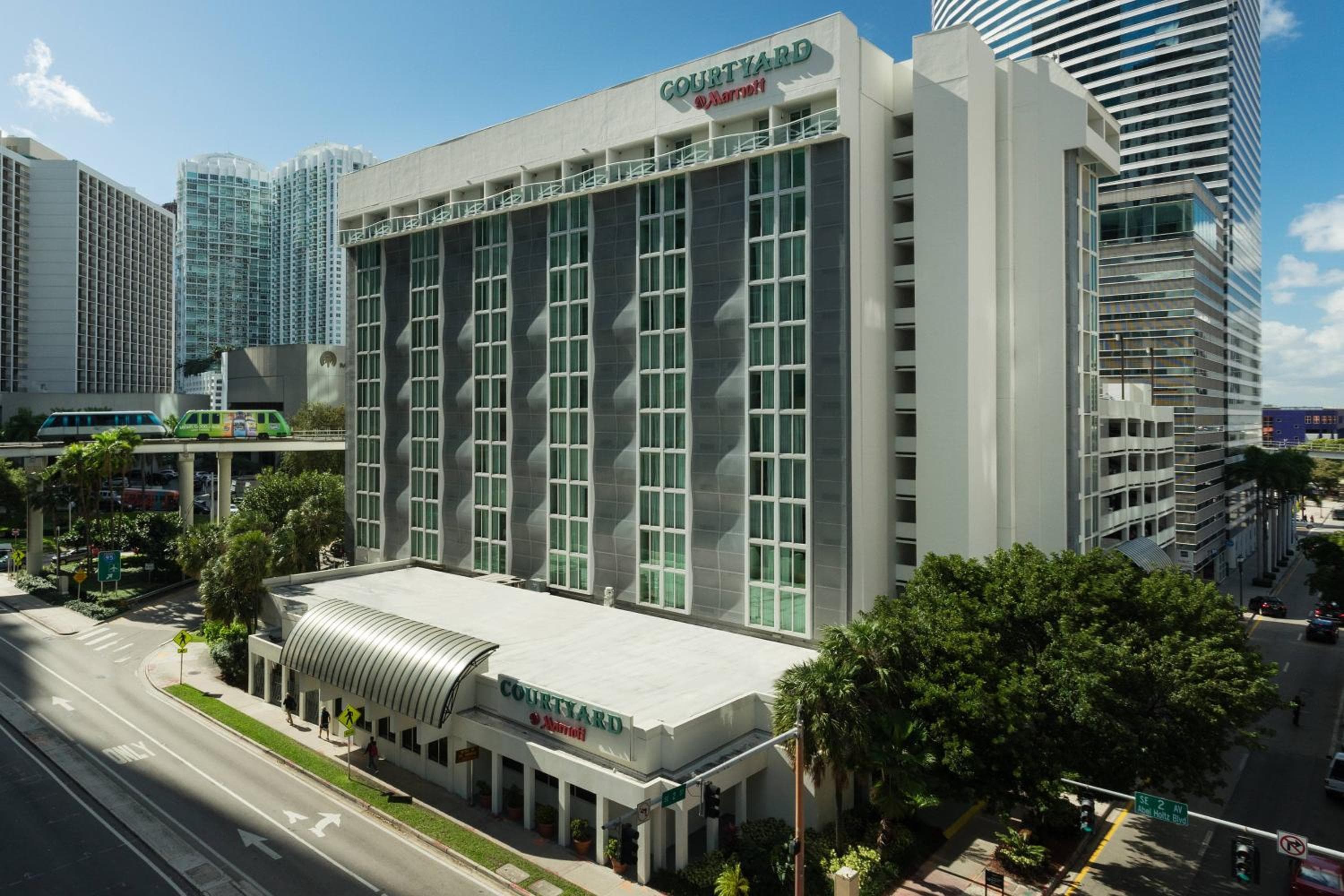Courtyard Miami Downtown Brickell Area — 27