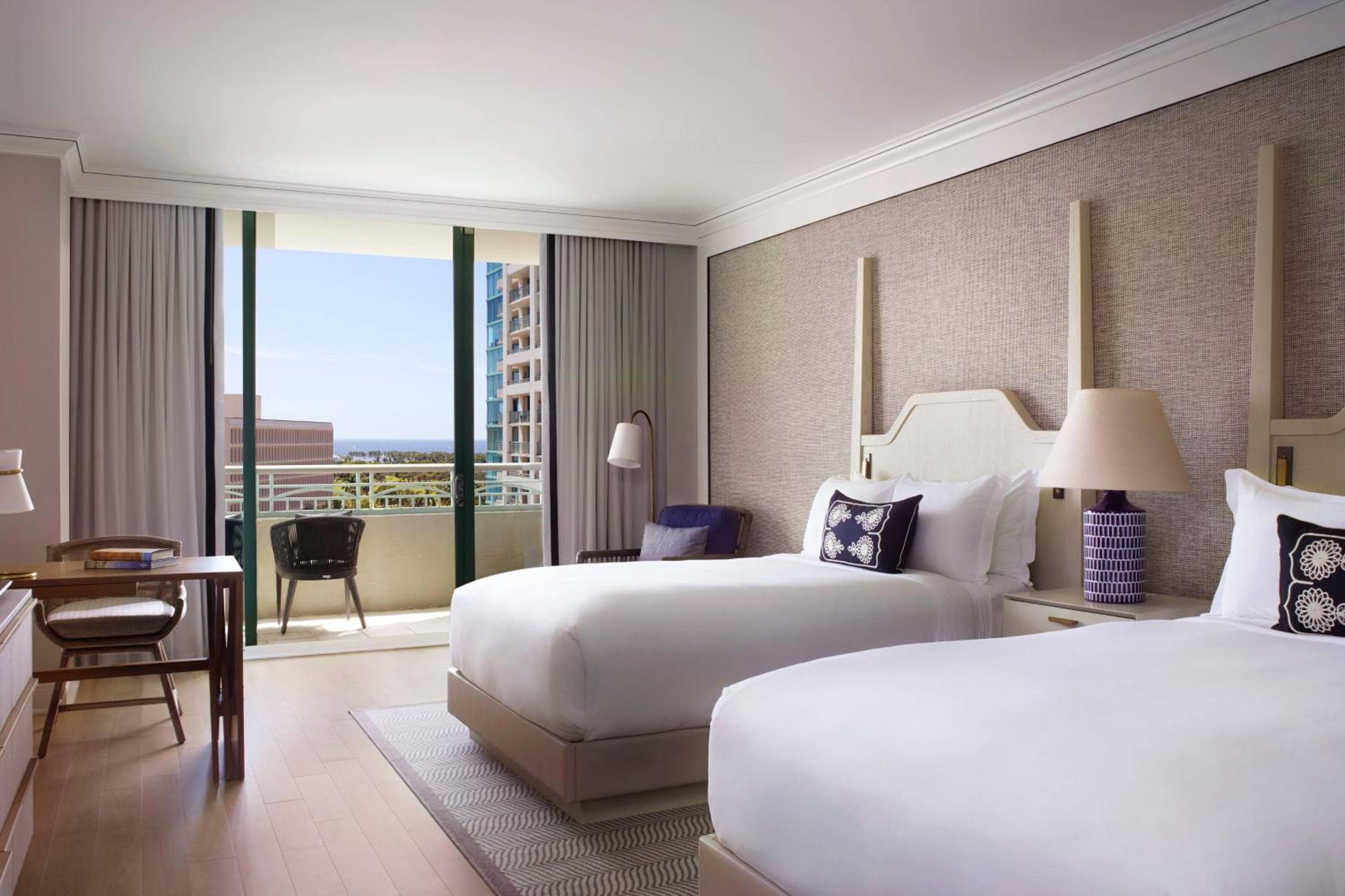 El Ritz-Carlton Coconut Grove, Miami — 7