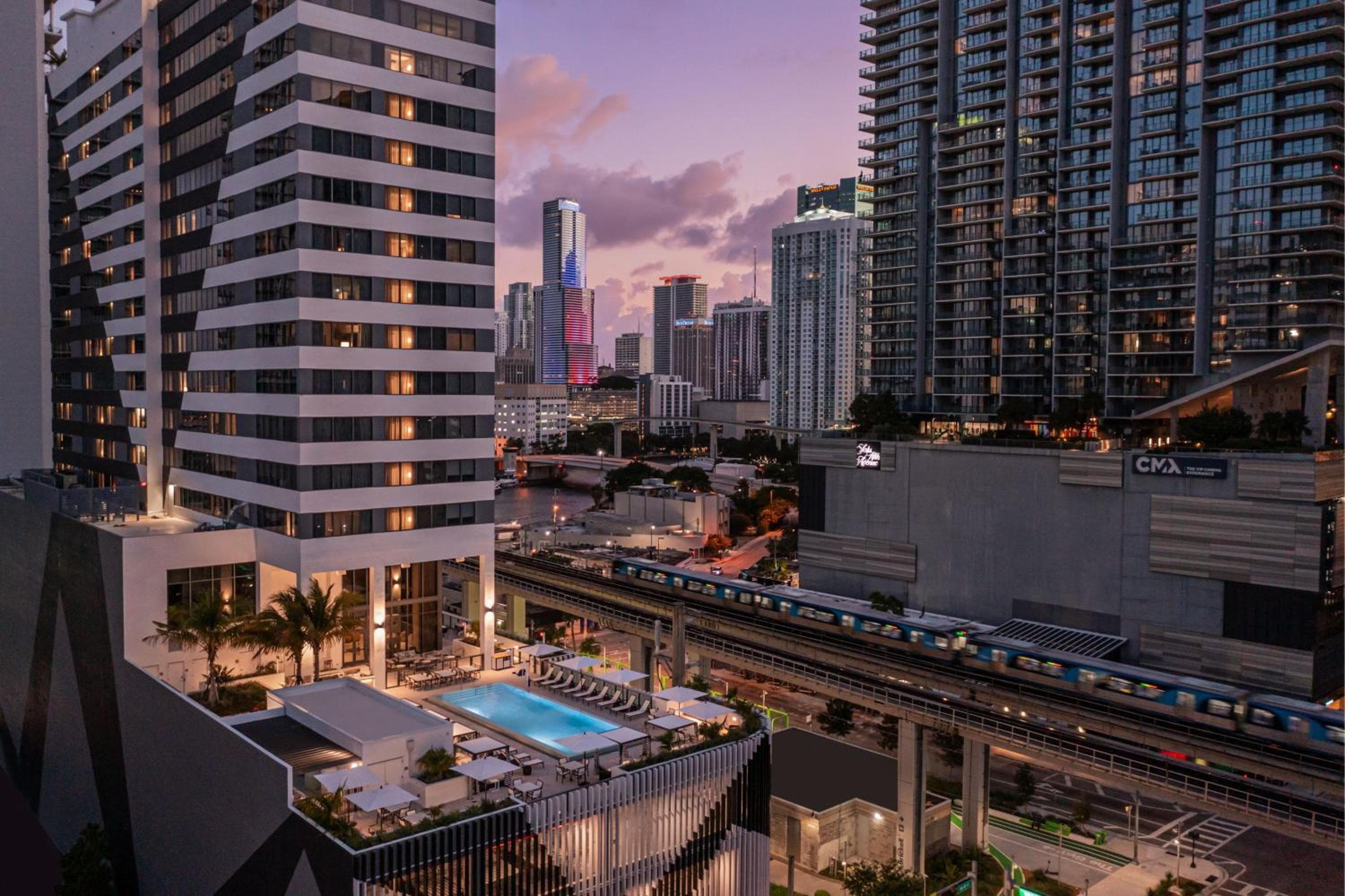 Element Miami Brickell — 3