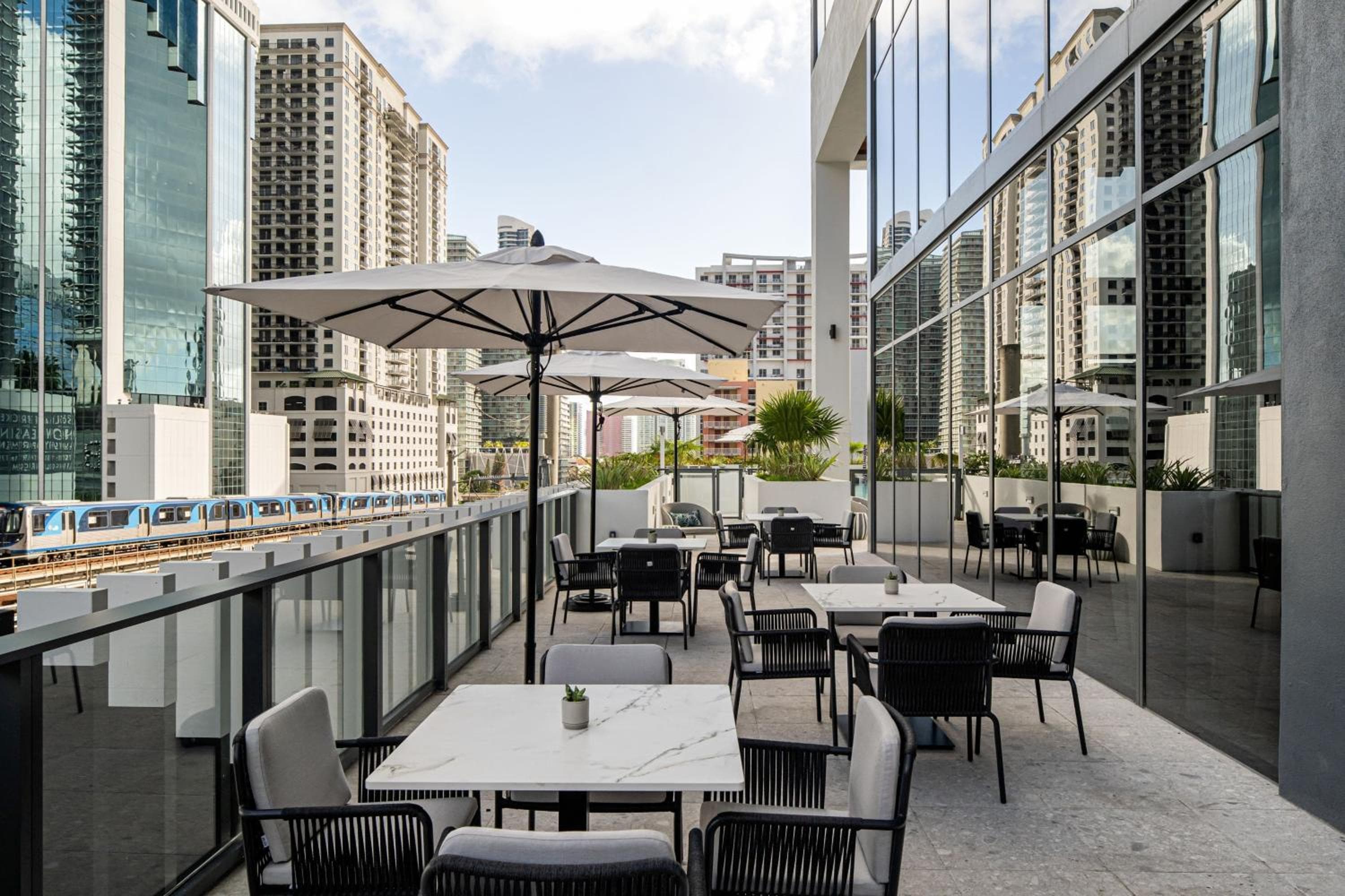 Element Miami Brickell — 21