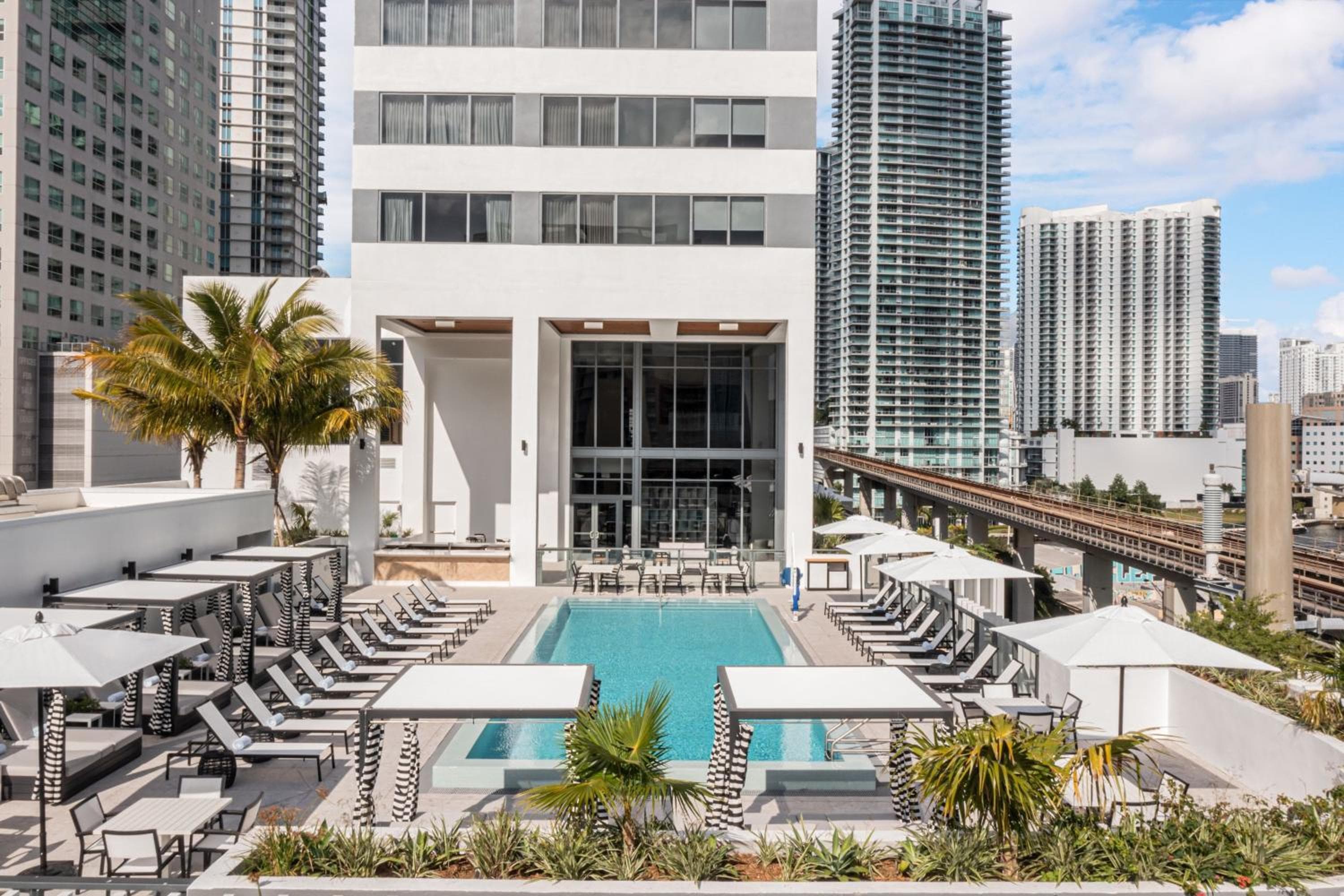 Element Miami Brickell — 2