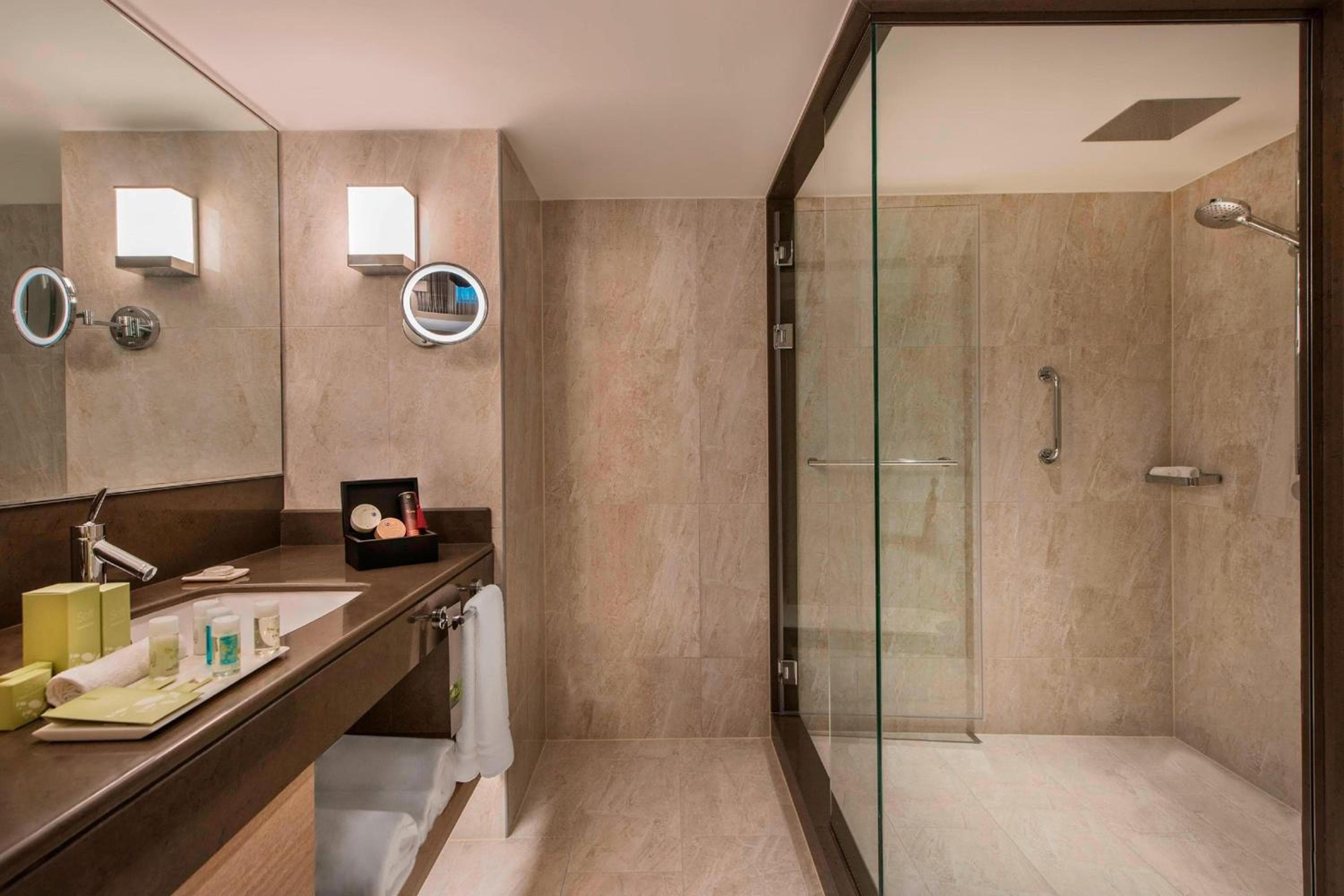 Renaissance Polat Istanbul Hotel — 16