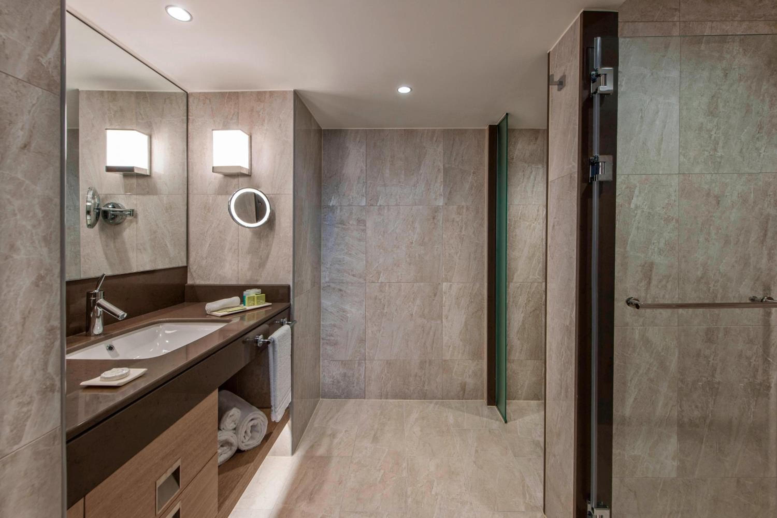 Renaissance Polat Istanbul Hotel — 24