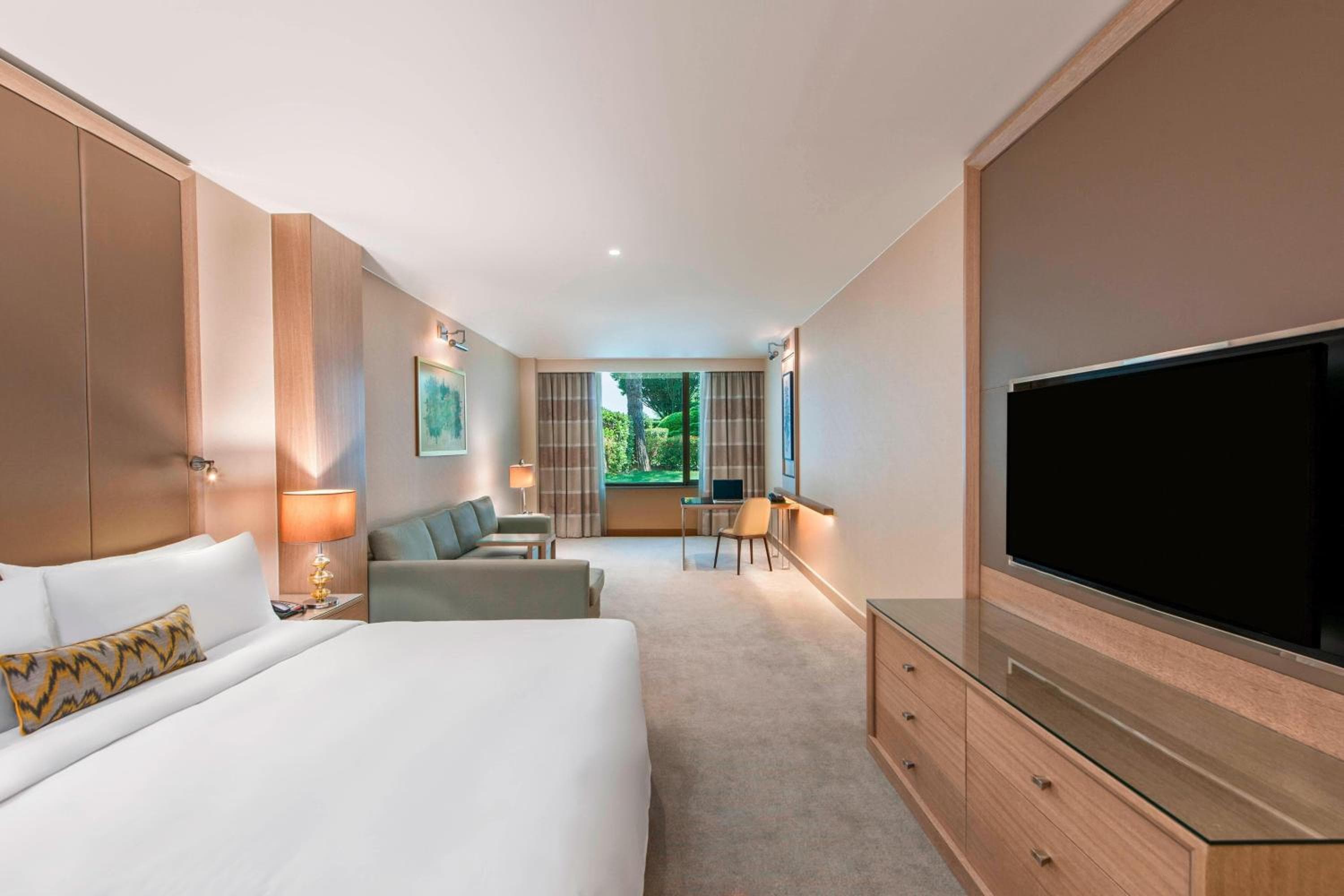 Renaissance Polat Istanbul Hotel — 13