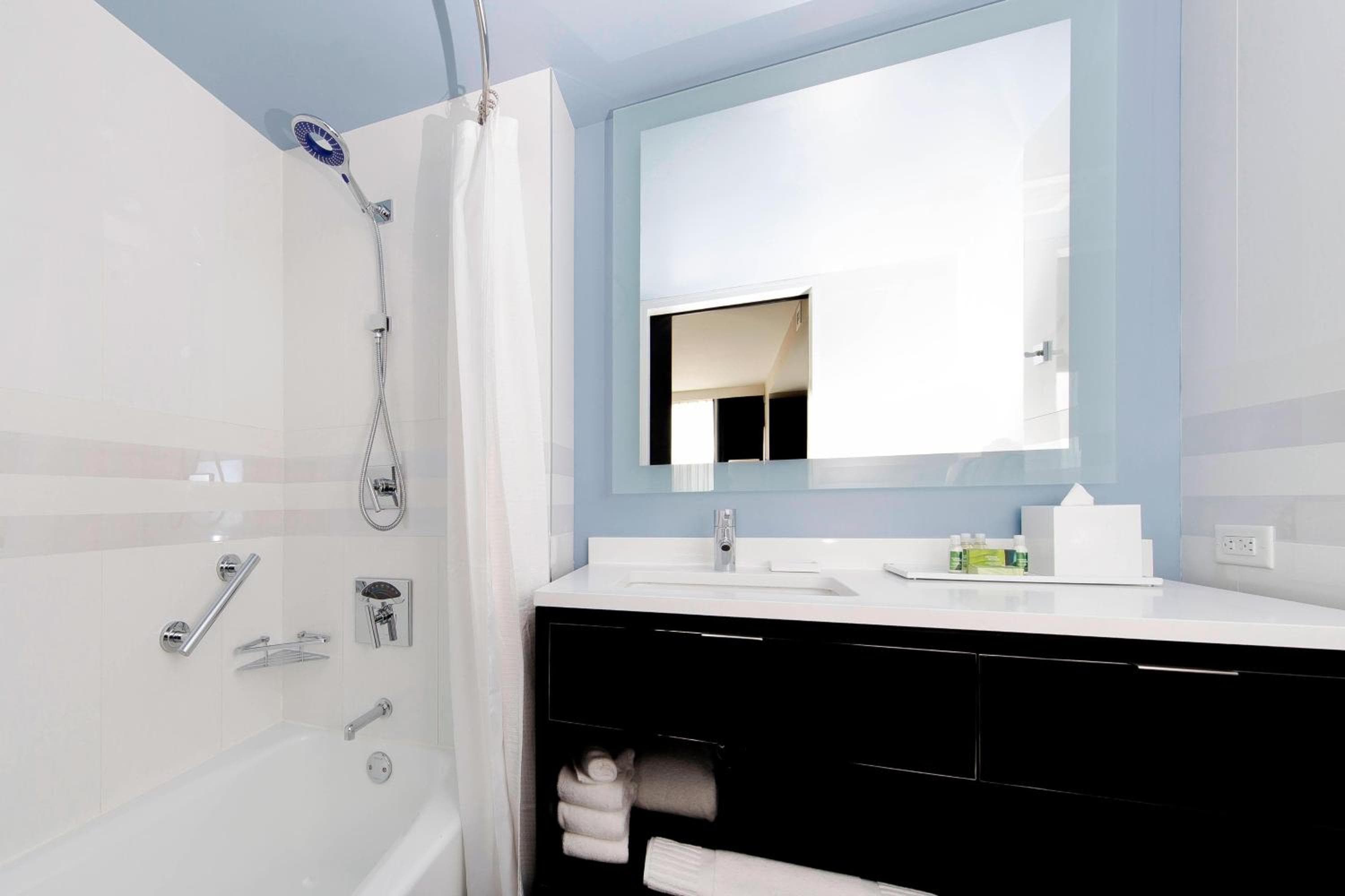 Residence Inn by Marriott New York Manhattan/Central Park — 14