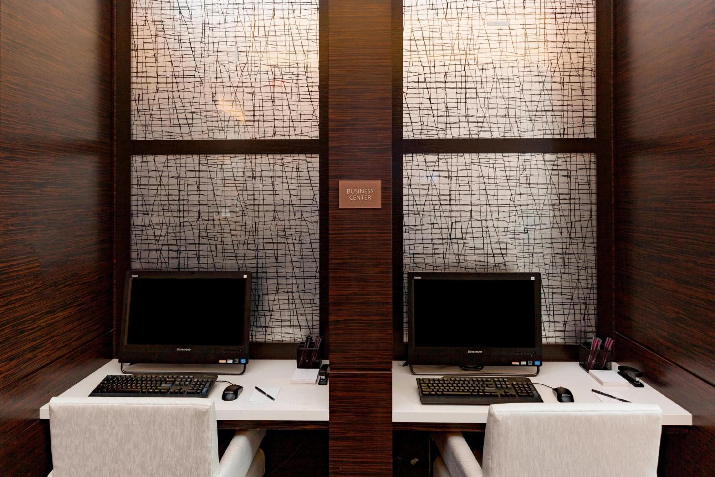Residence Inn by Marriott New York Manhattan/Central Park — 3