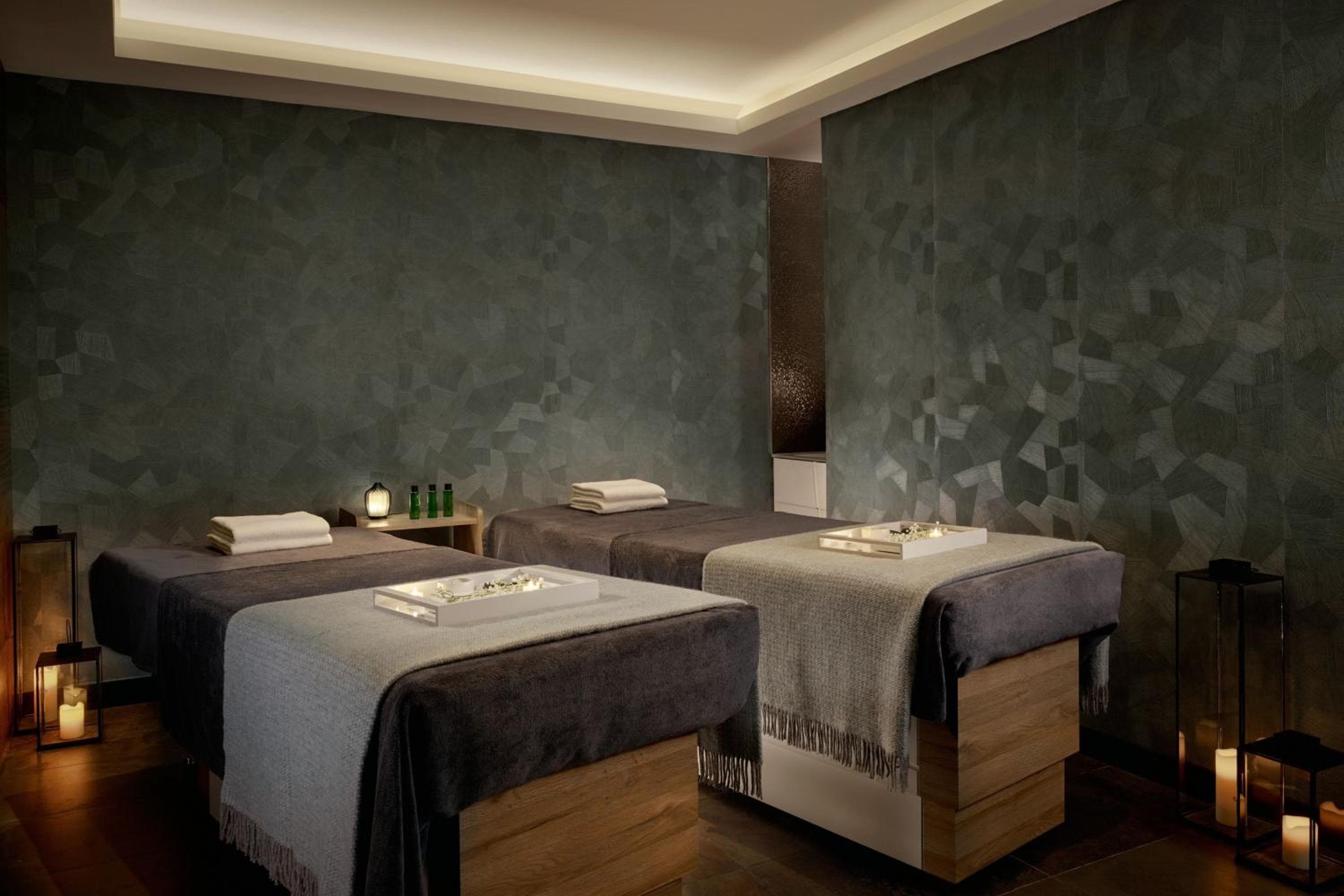 Montcalm Est, Collezione di autografi — 26