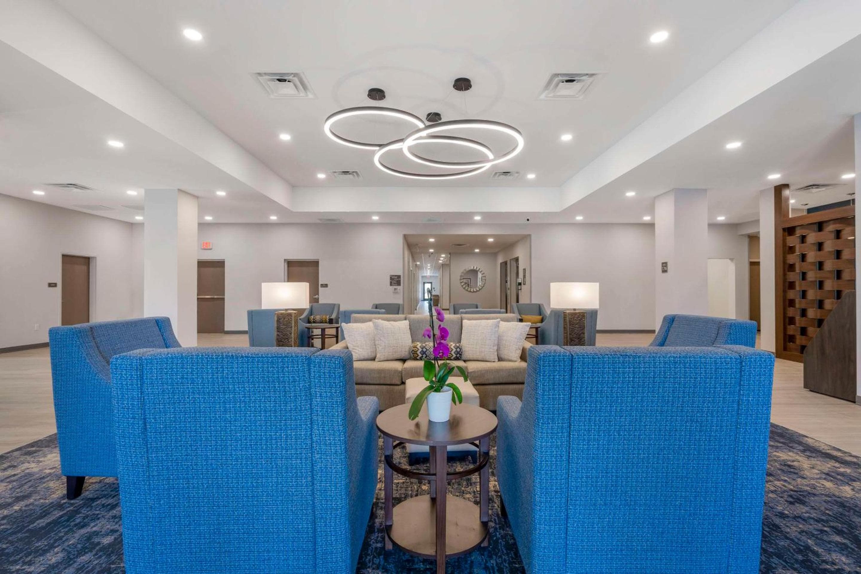 Comfort Suites Orlando Lake Buena Vista — 4