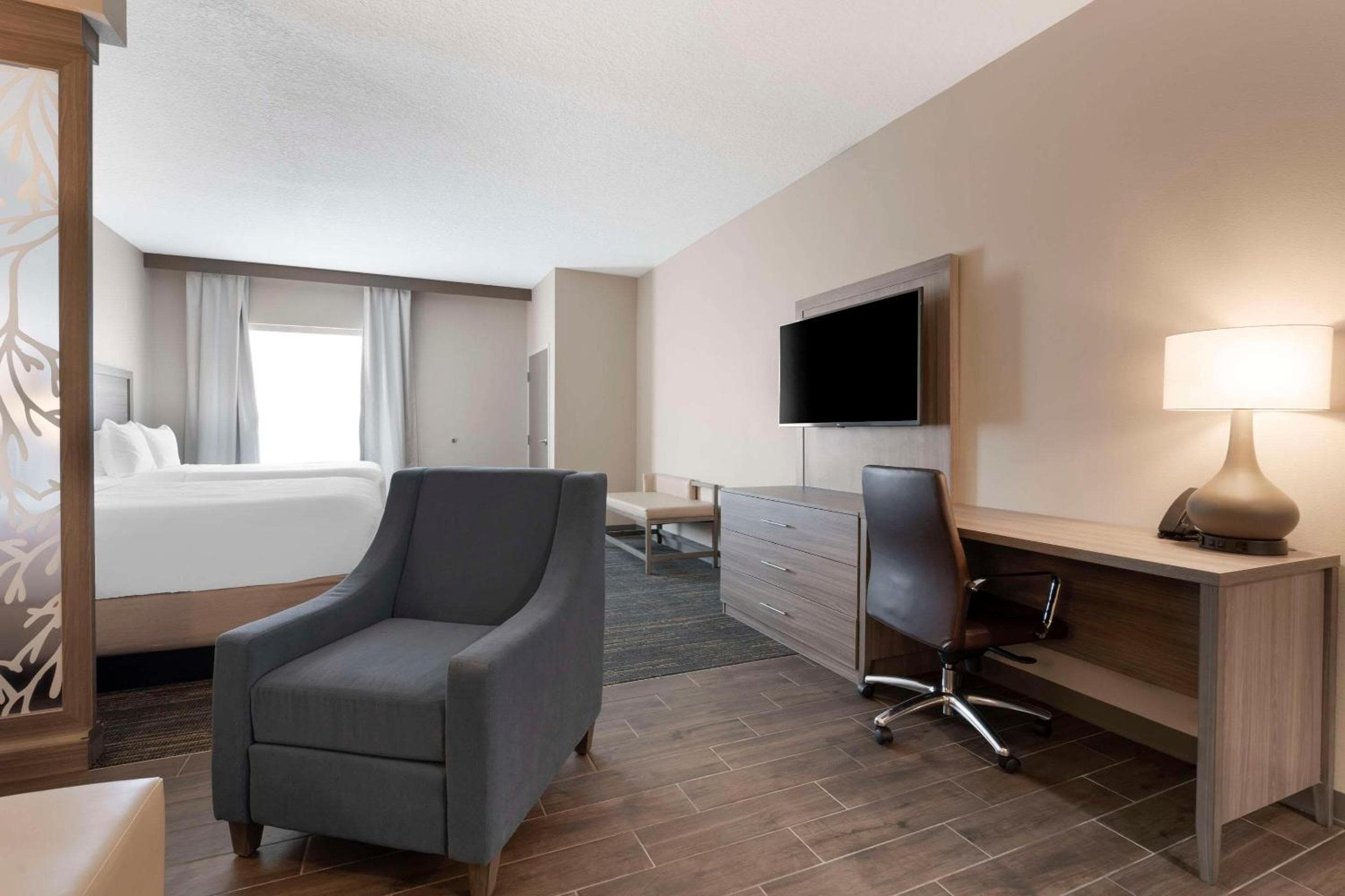 Comfort Suites Orlando Lake Buena Vista — 15