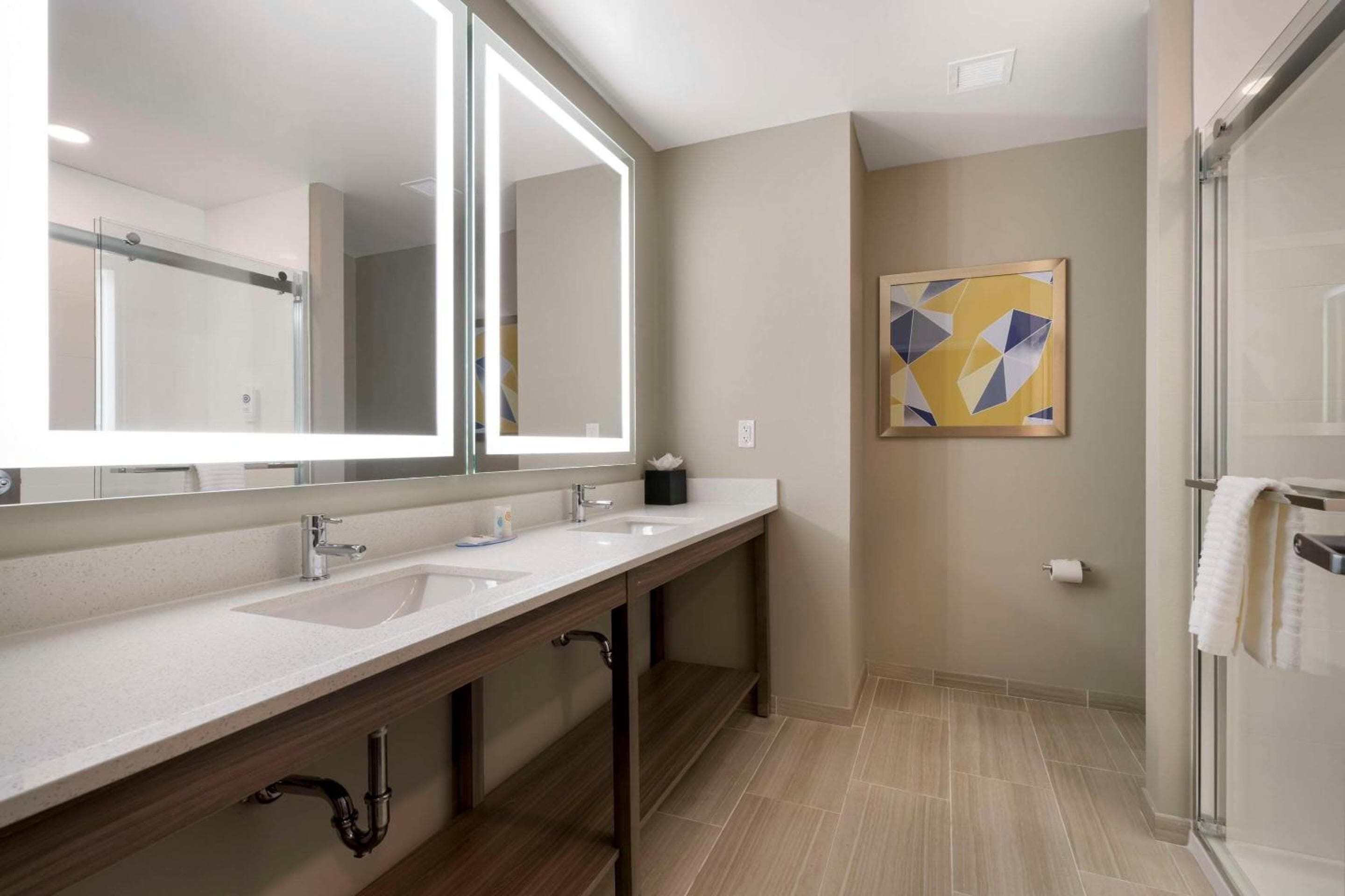 Comfort Suites Orlando Lake Buena Vista — 16