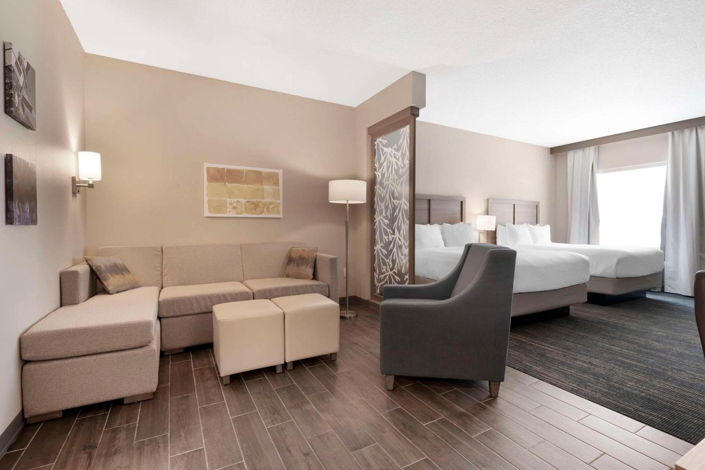 Comfort Suites Orlando Lake Buena Vista — 14