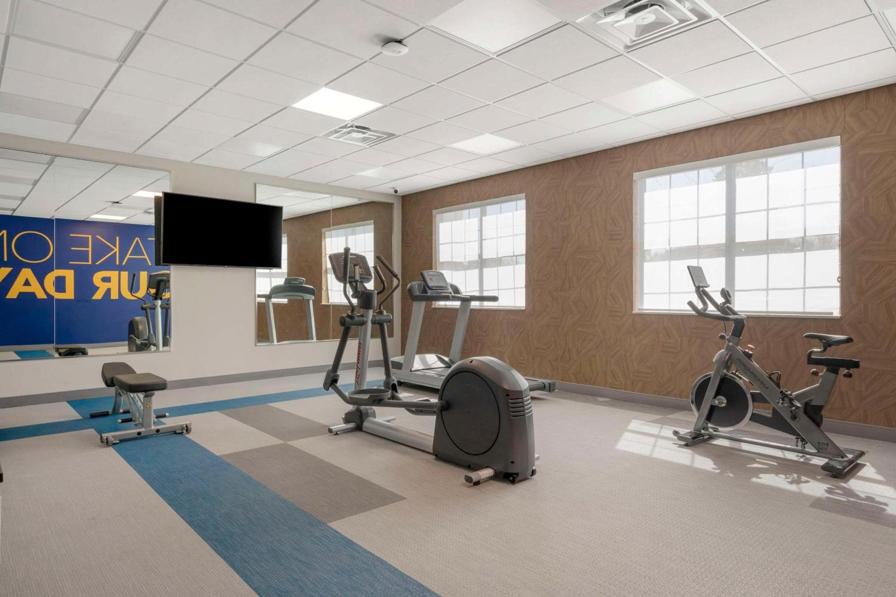 Comfort Suites Orlando Lake Buena Vista — 3
