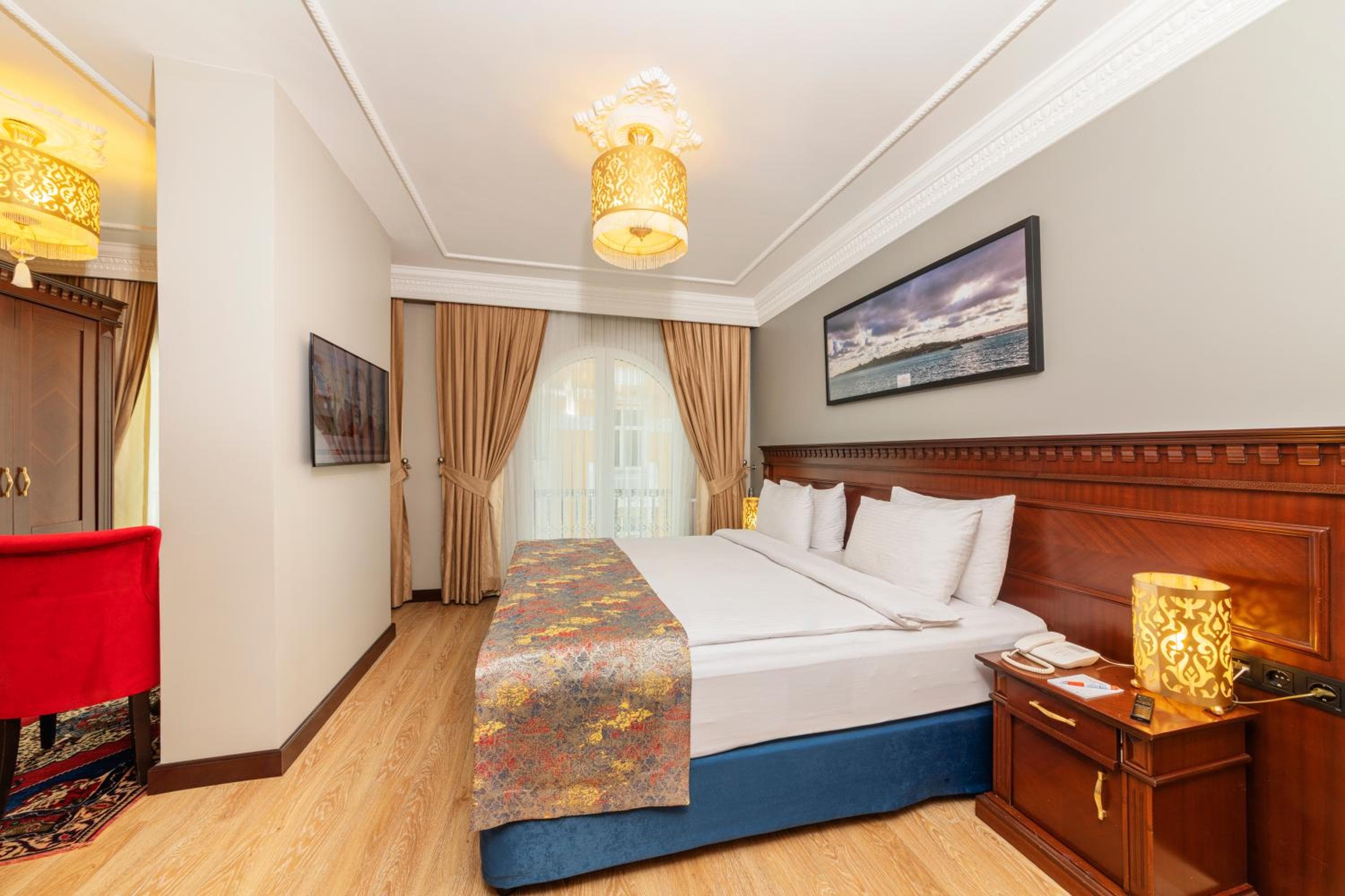 The Magnaura Palace Hotel — 12