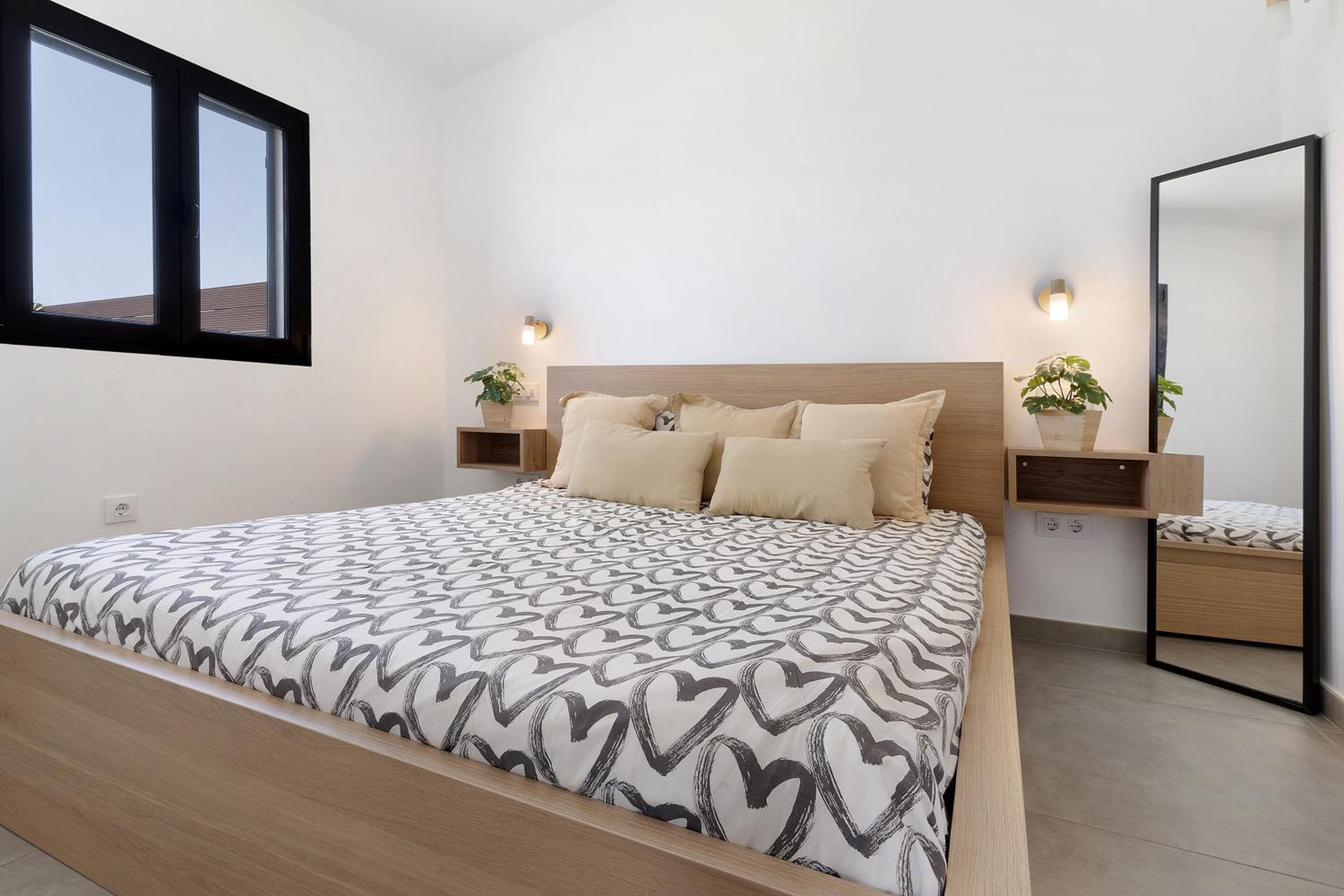 Casa Luna Kingbed and Jacuzzi — 2