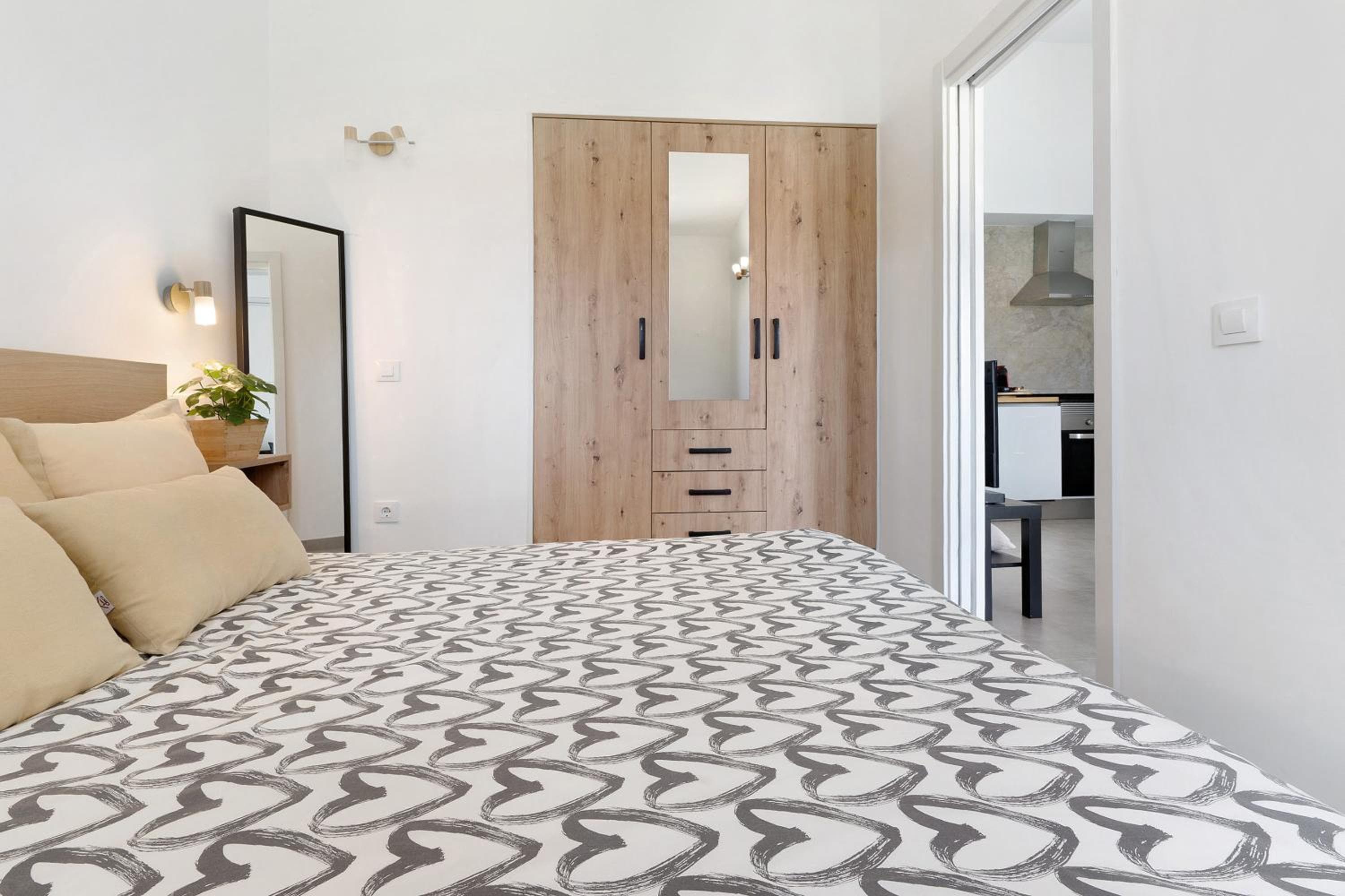 Casa Luna Kingbed and Jacuzzi — 5