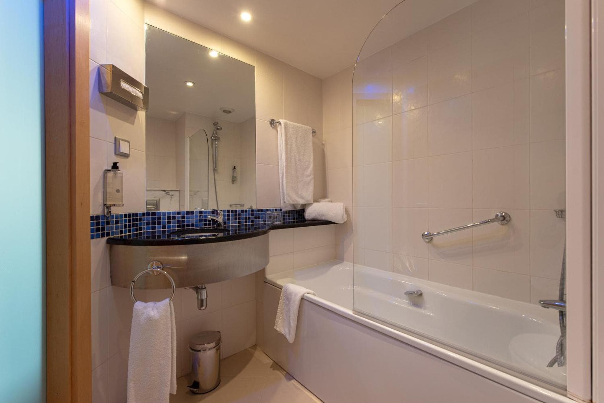 Holiday Inn Express Aeropuerto de Lisboa, un hotel IHG — 21