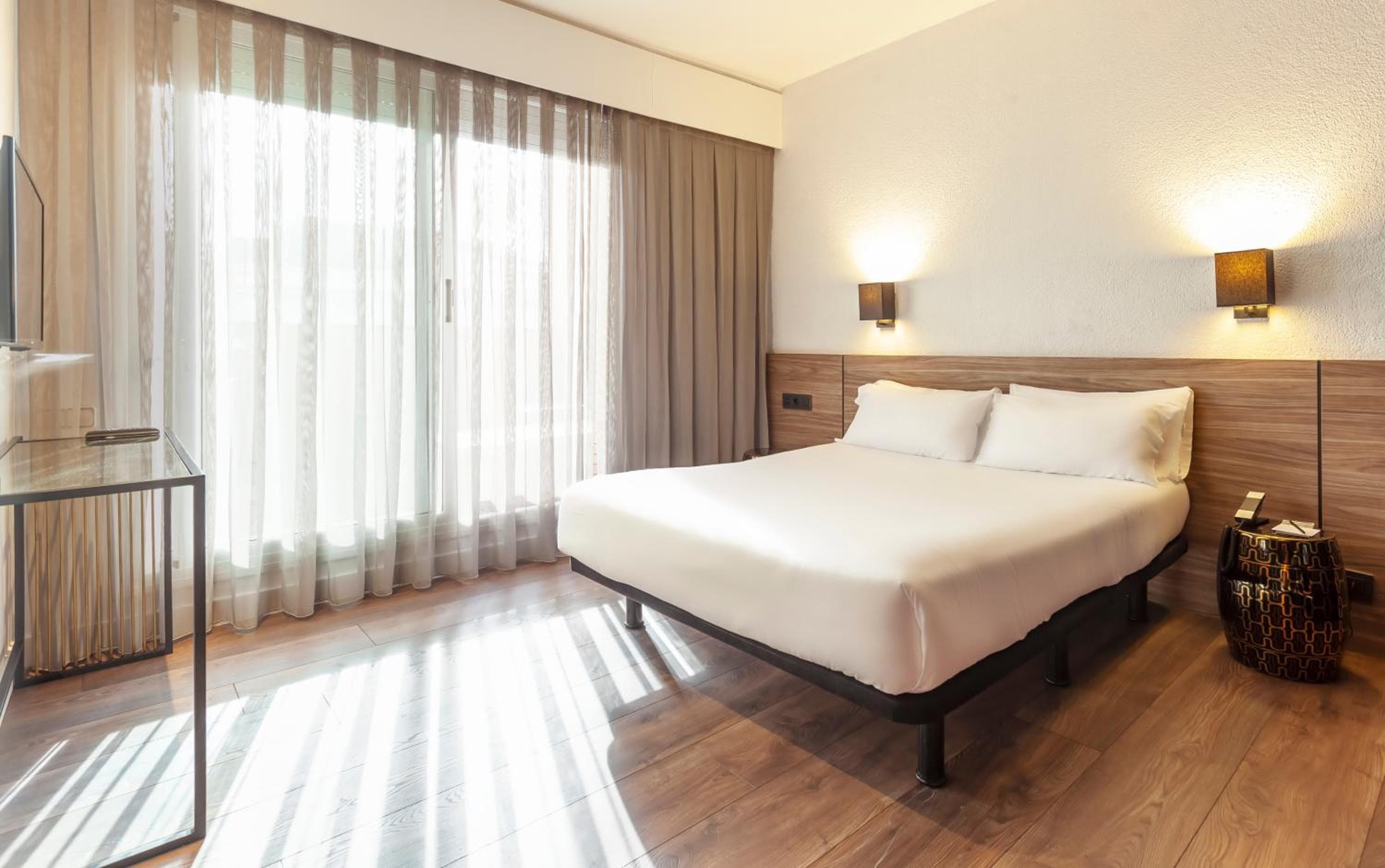 Hotel Derby — 6