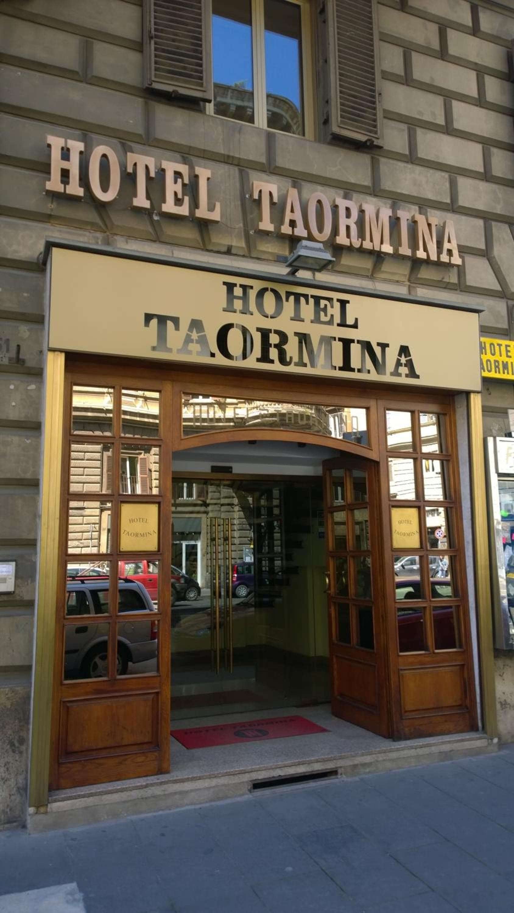 Hotel Taormina — 1