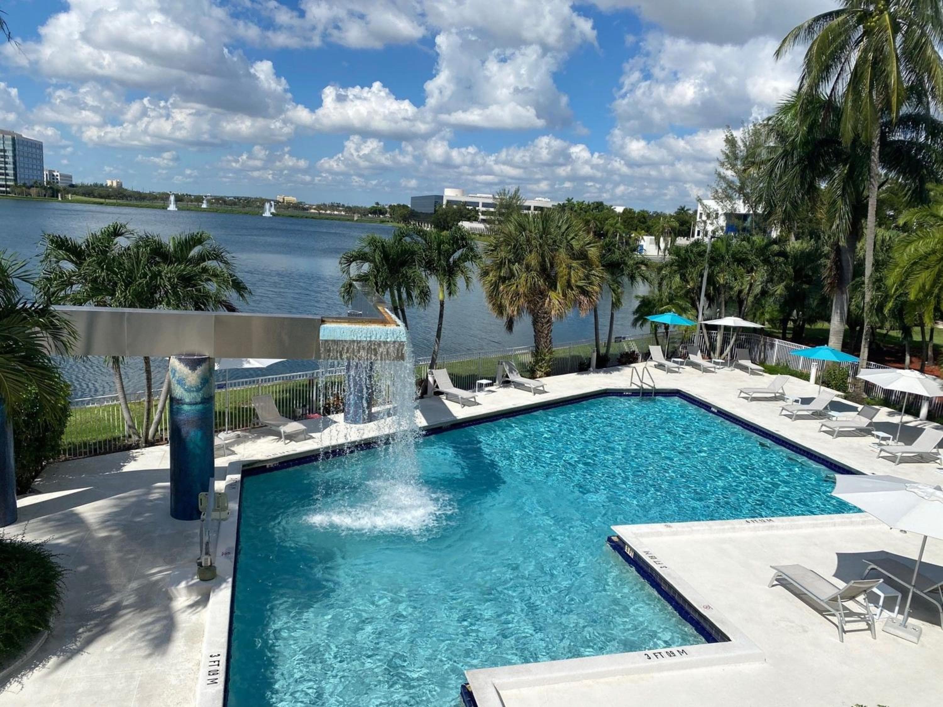 Pullman Miami Airport — 10