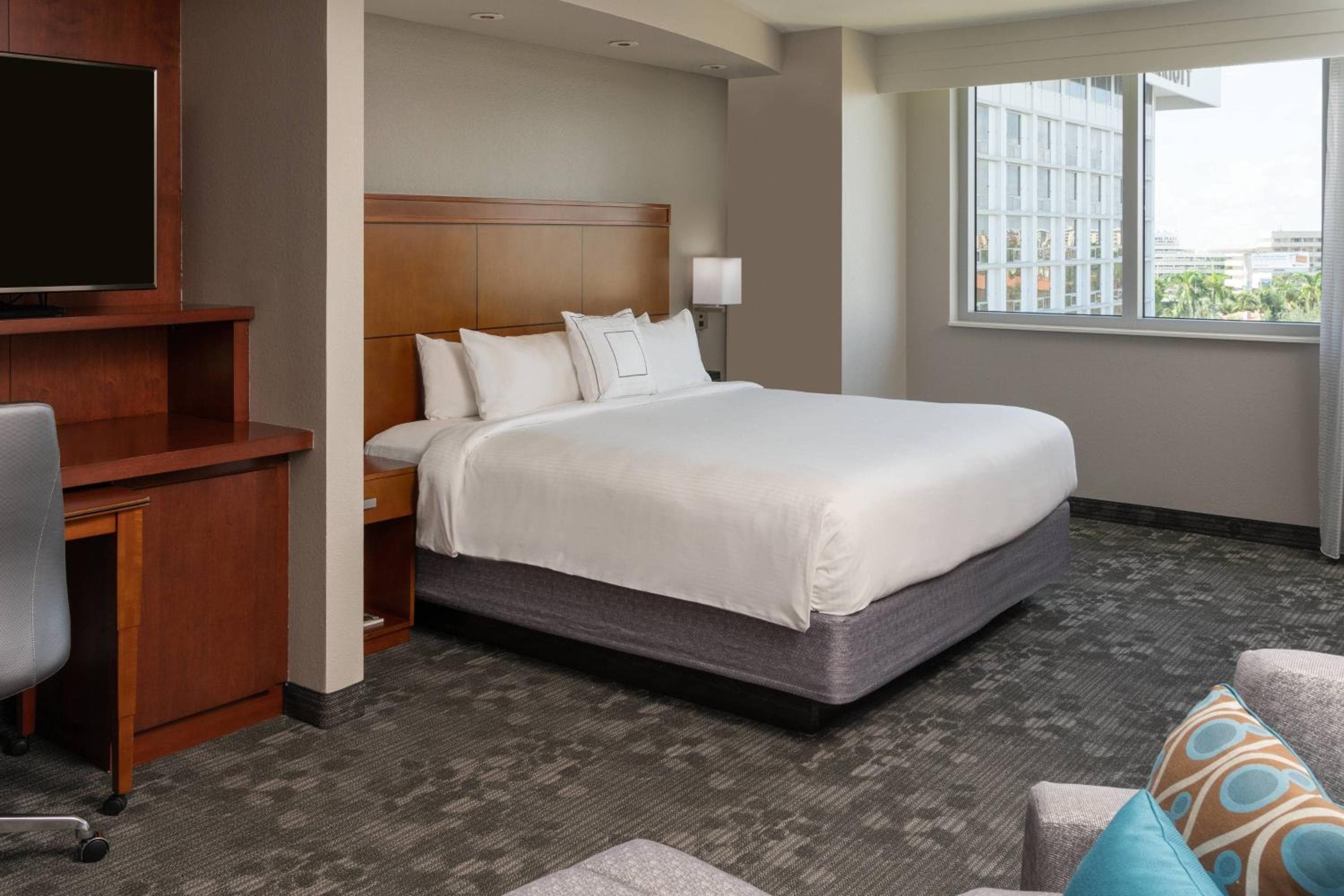 Cortile del Marriott Miami Airport — 18