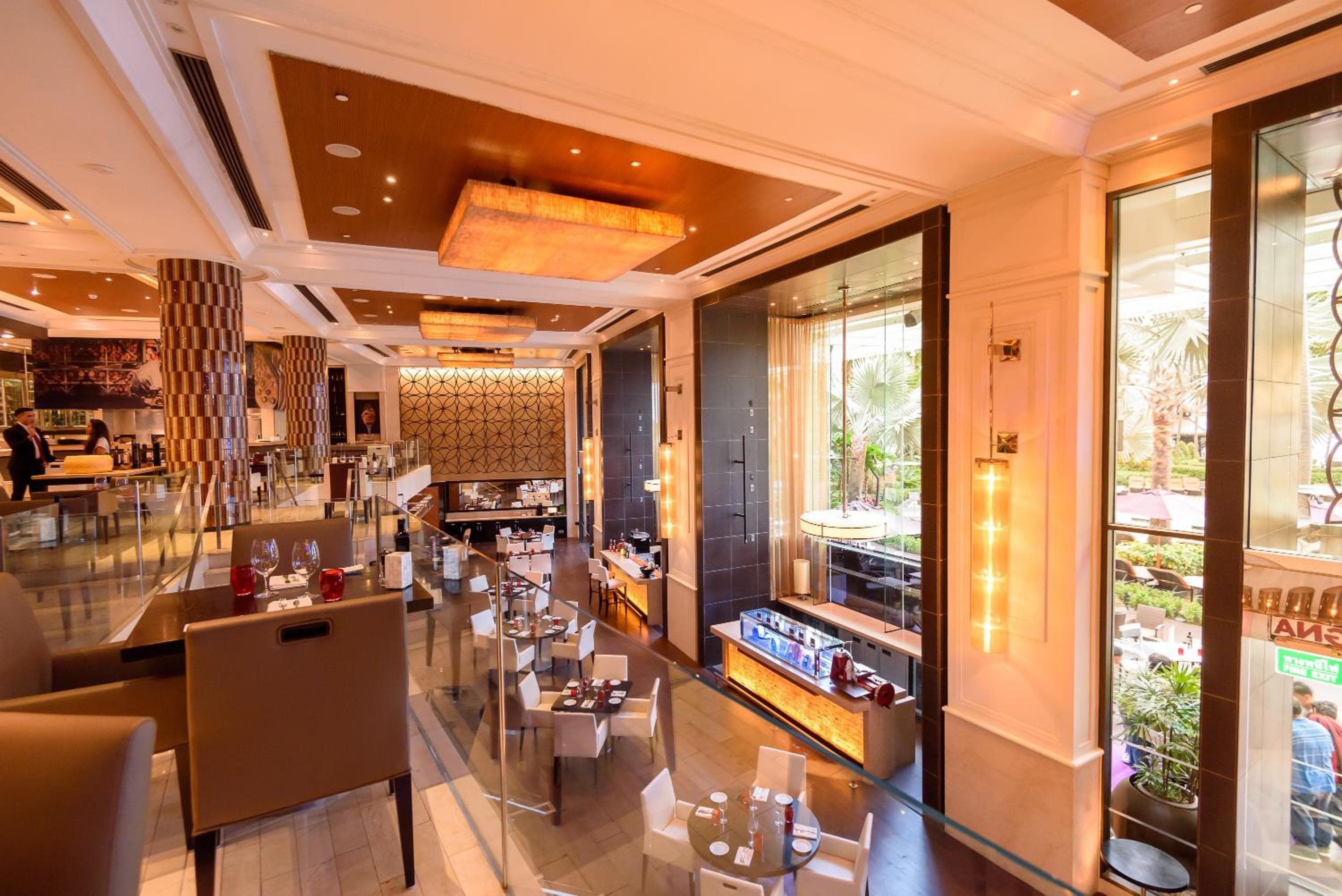 Shangri-La Bangkok hotel, 89 Soi Wat Suan Plu, Bangrak, Bangkok, Thailand — photo 137