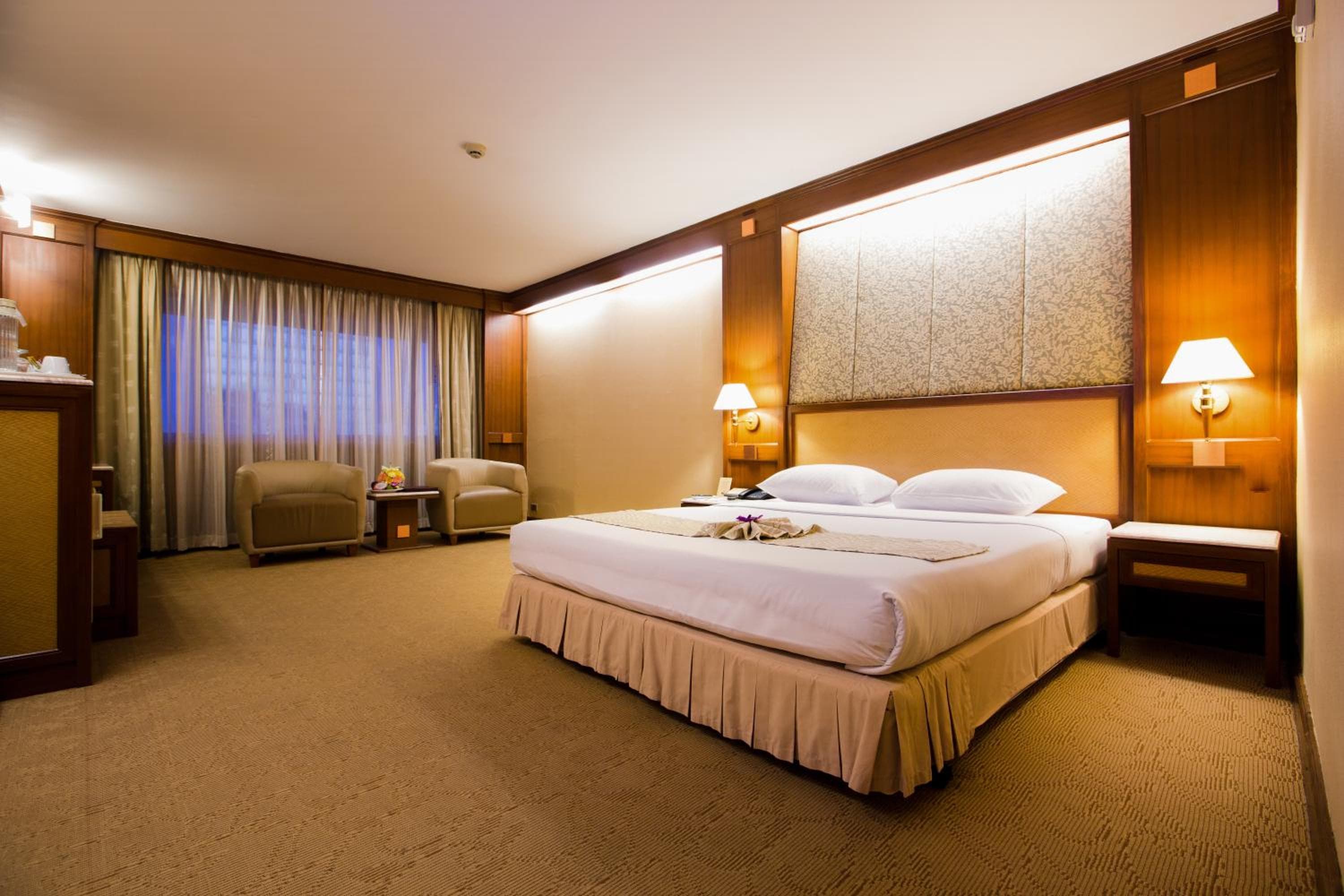Asia Hotel Bangkok — 27