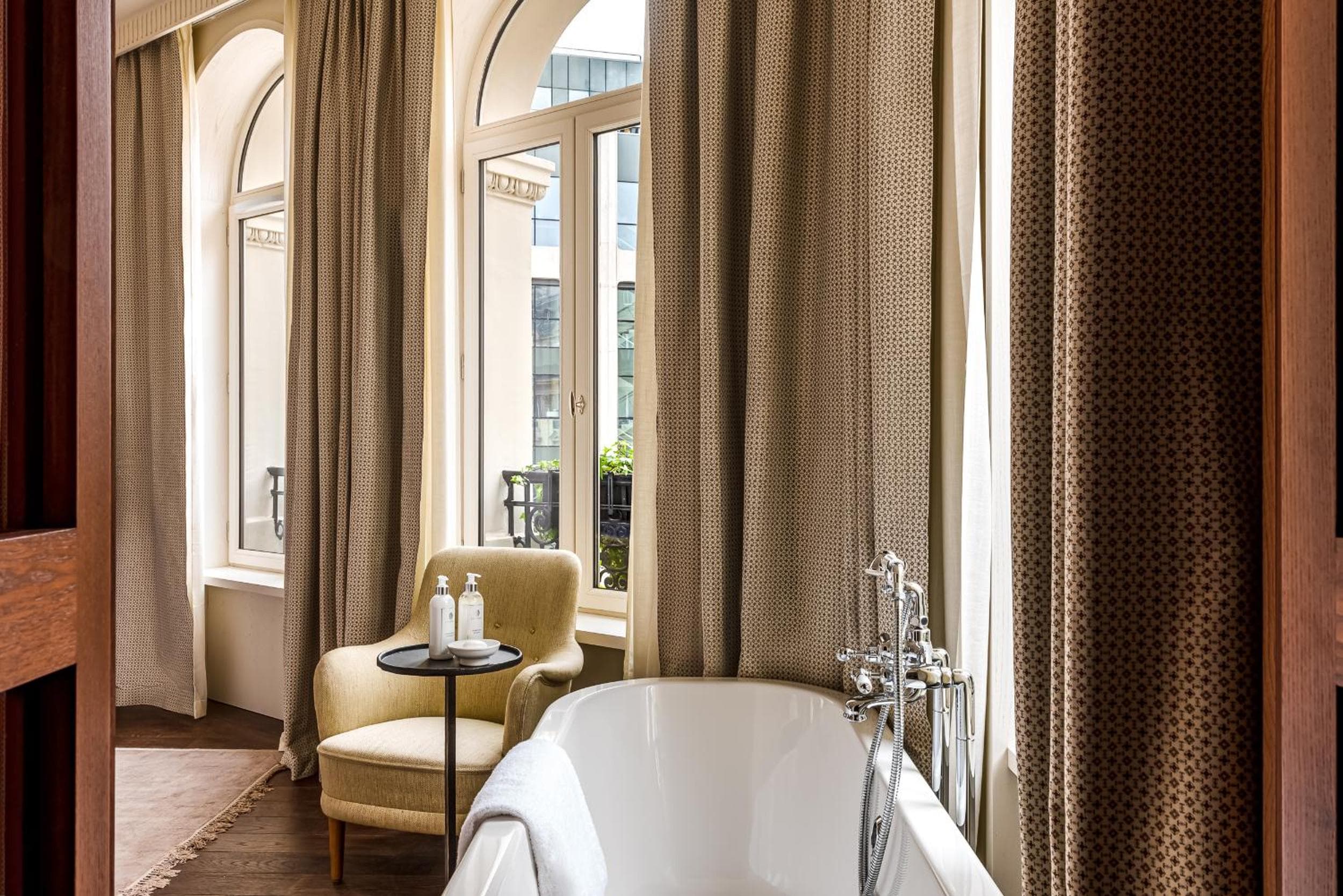 Château des Fleurs Hotel & Spa Paris — 16