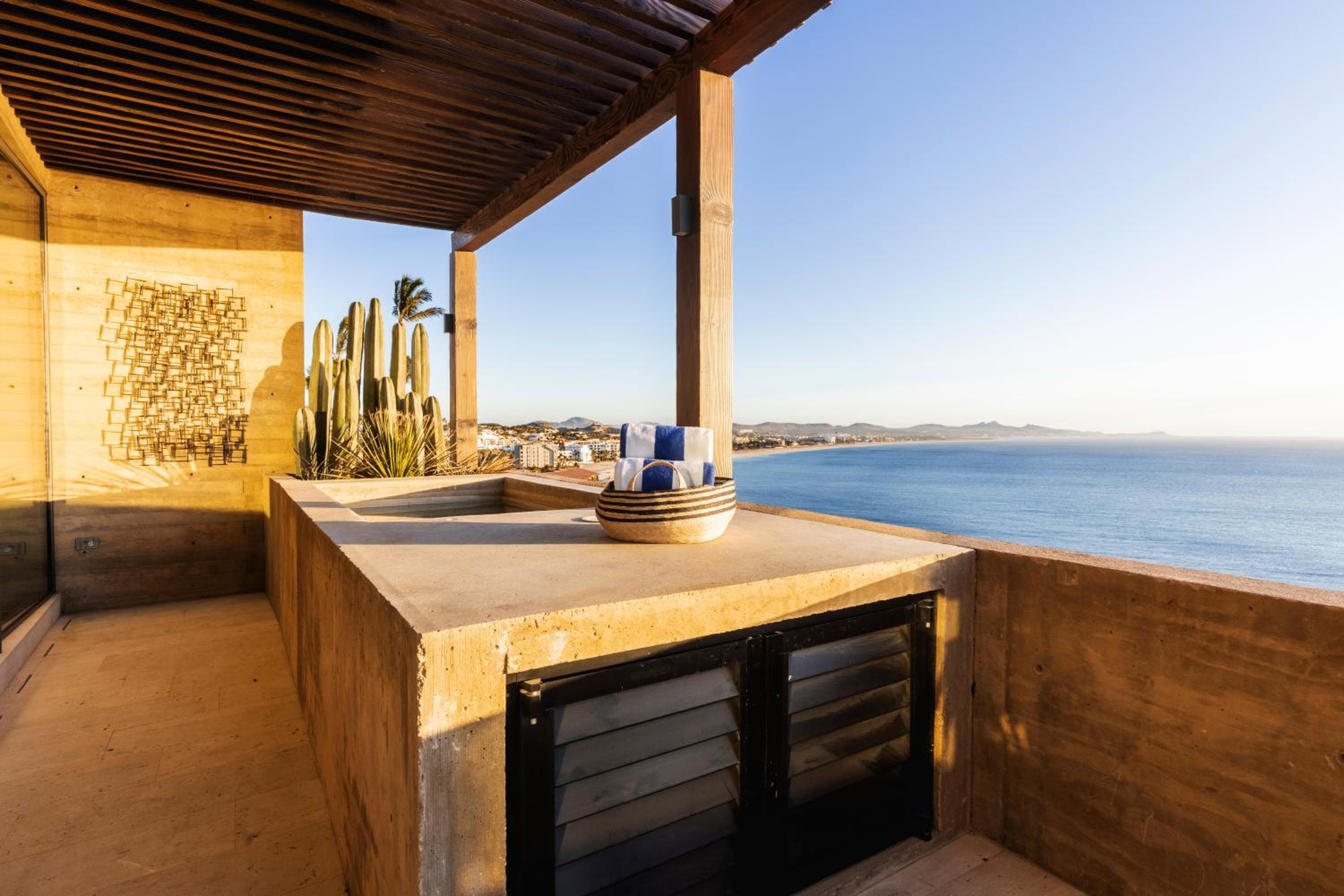 Jacuzzi privado - Vistas impresionantes - Terraza exterior — 12