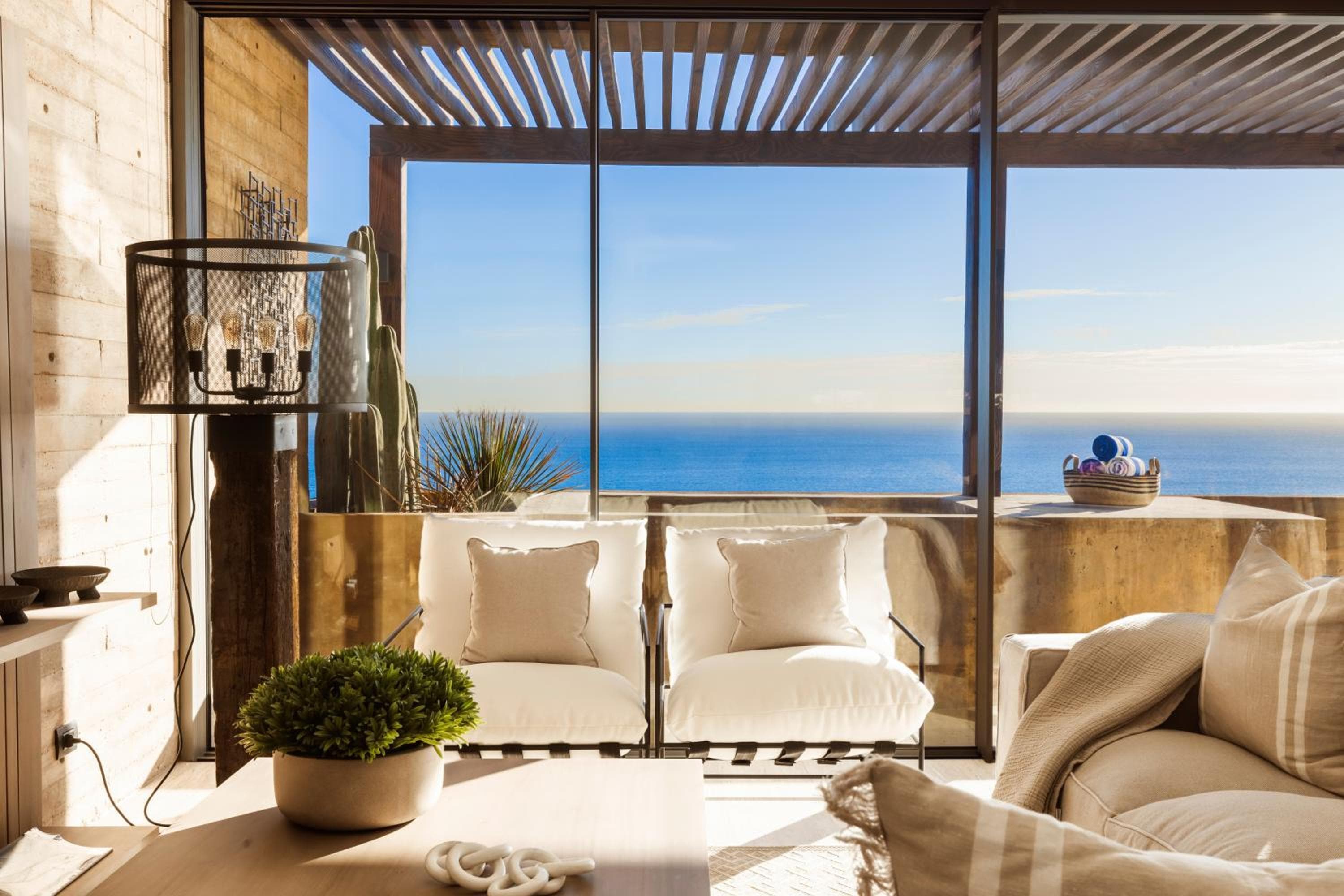 Jacuzzi privado - Vistas impresionantes - Terraza exterior — 13