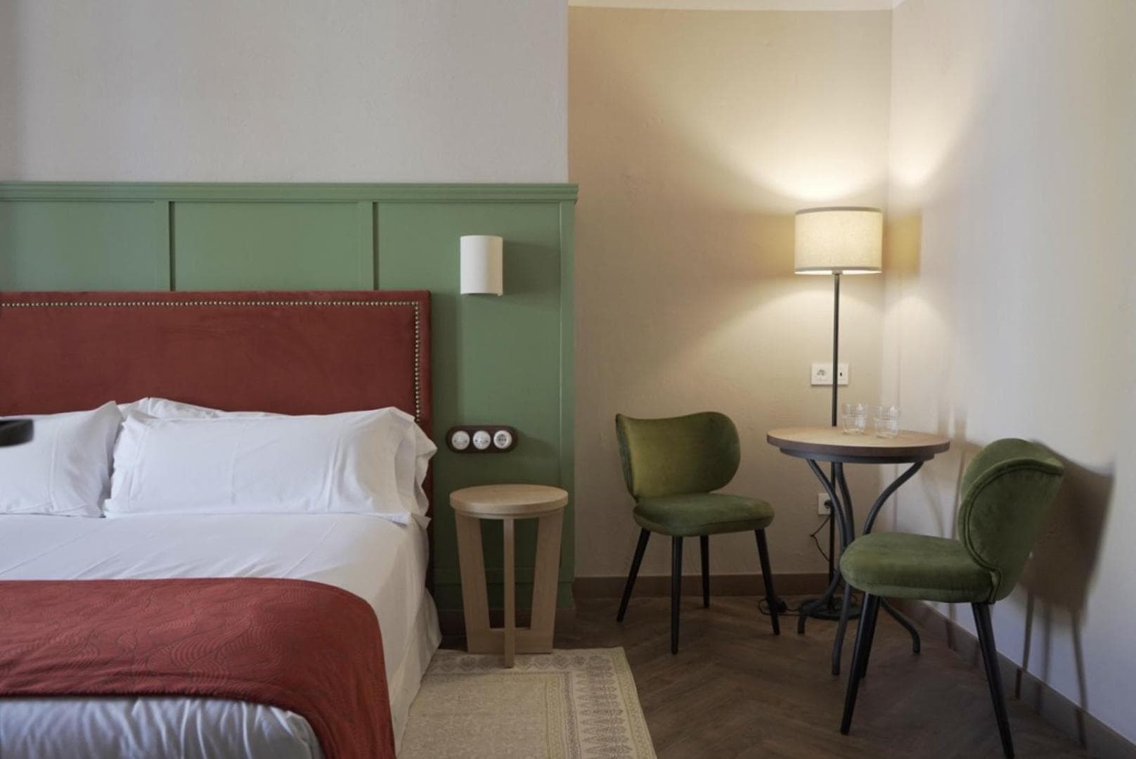 El Hotel Honesto San Pedro — 1
